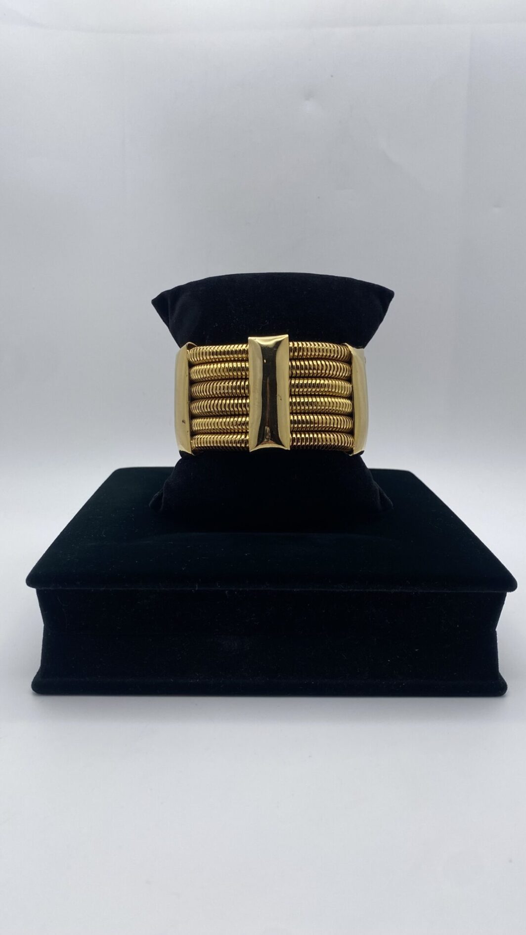 “GENNY” VINTAGE. BRACCIALE SEMIRIGIDO A POLSIERA IN METALLO GOLDTONE. - immagine 7
