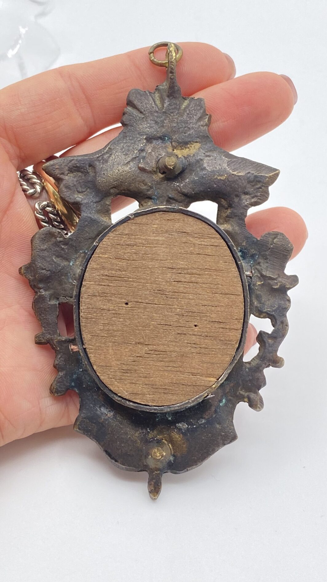 COPPIA DI MINIATURE SU CELLULOIDE FIRMATE CON CORNICI IN BRONZO, XIX SECOLO - immagine 13