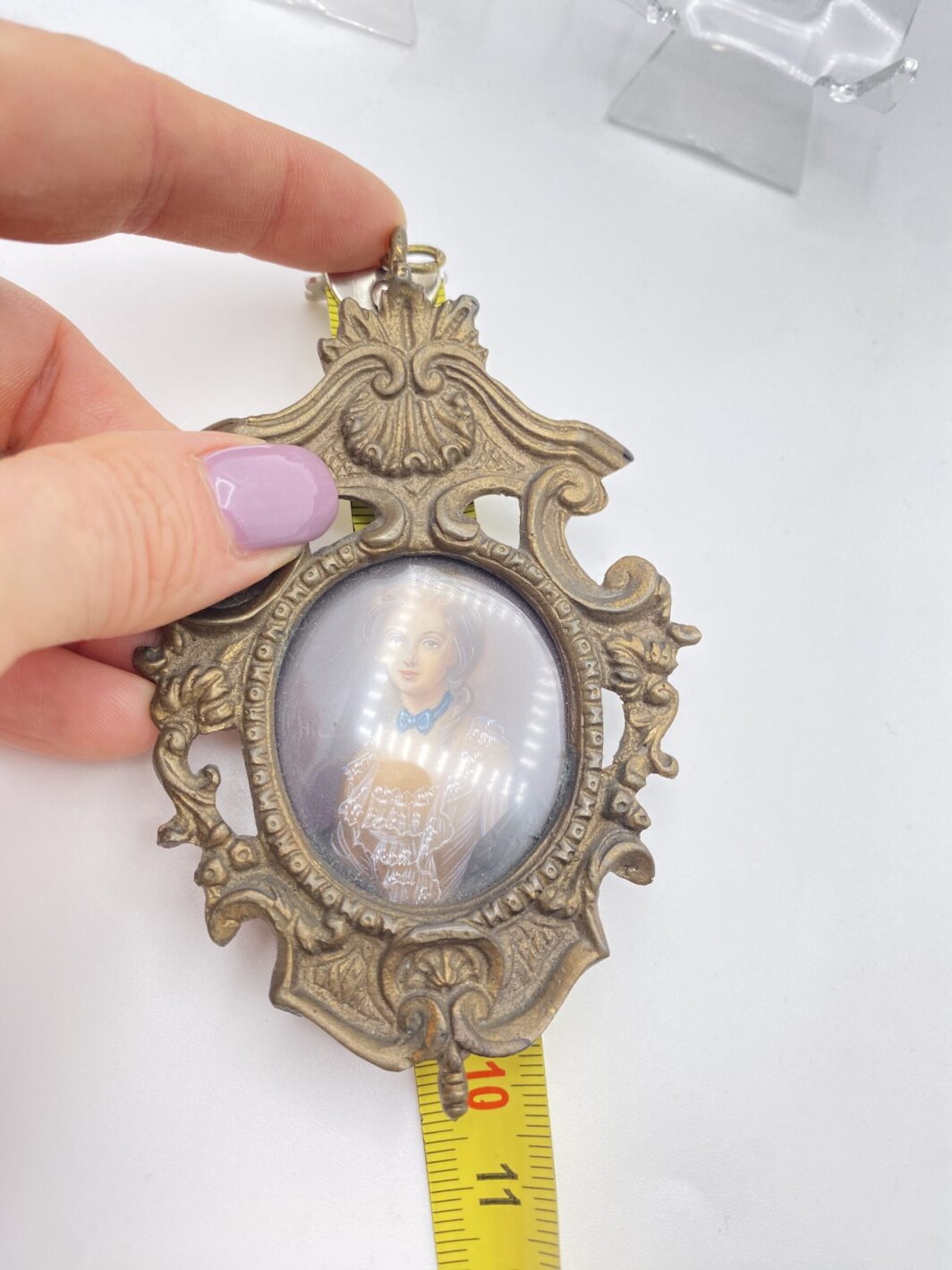 COPPIA DI MINIATURE SU CELLULOIDE FIRMATE CON CORNICI IN BRONZO, XIX SECOLO - immagine 15