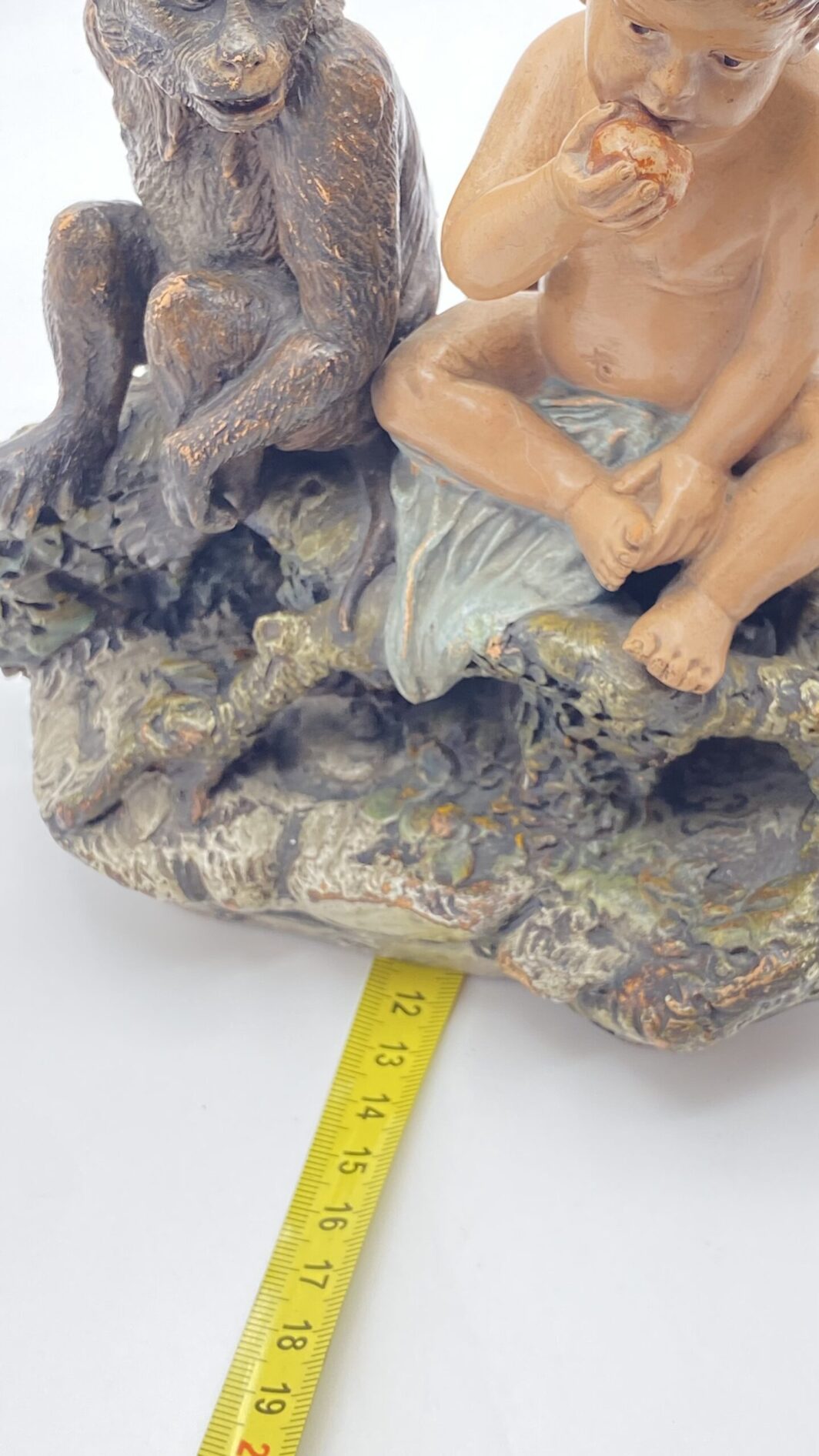 MERAVIGLIOSA E RARA SCULTURA IN TERRACOTTA POLICROMA SHUTZ MARK, A TIRATURA LIMITATA, FIRMATA DAL MAESTRO EGOISE, INTITOLATA “L’EGOISMO” REALIZZATA IN STILE ORIENTALISTA. GERMANIA, ANNO 1892. - immagine 13