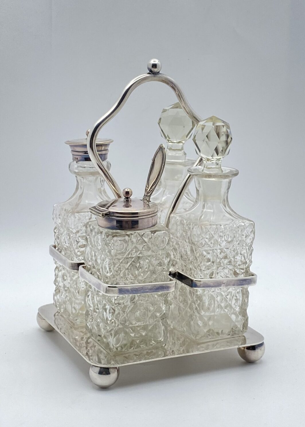 CRUET IN SHEFFIELD. PUNZONI DELL’ORAFO BARKER BROTHERS & Co. CITTÀ DI BIRMINGHAM ANNO 1886 ca.