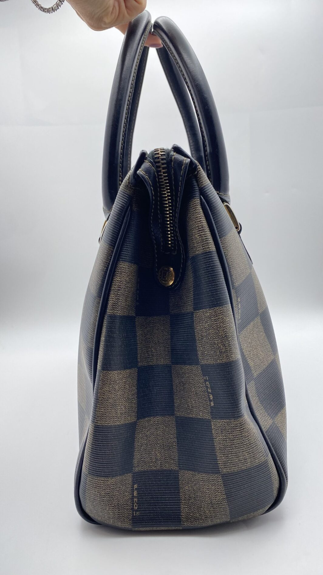 FENDI PEQUIN PVC BORSA A MANO VINTAGE IN PELLE MARRONE NERO - immagine 4