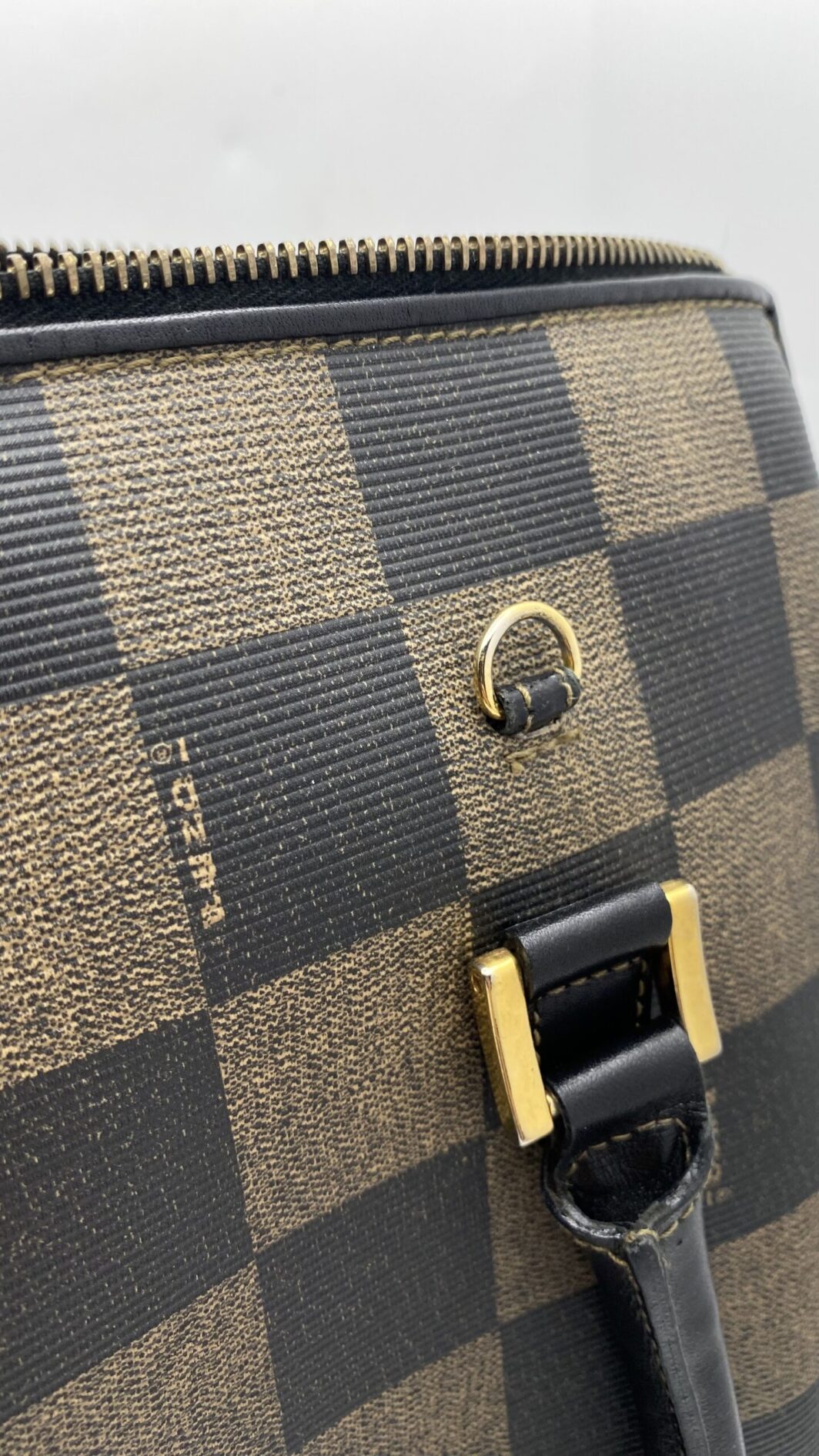 FENDI PEQUIN PVC BORSA A MANO VINTAGE IN PELLE MARRONE NERO - immagine 17