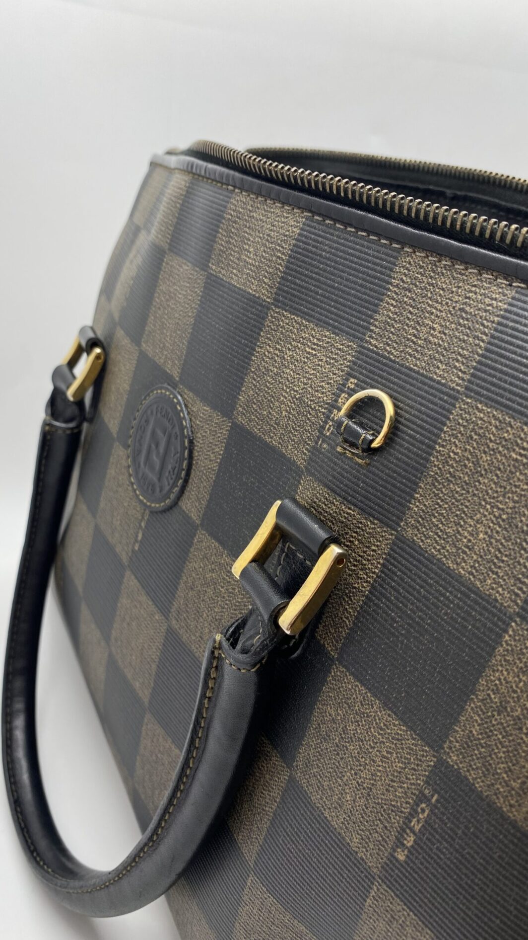 FENDI PEQUIN PVC BORSA A MANO VINTAGE IN PELLE MARRONE NERO - immagine 18