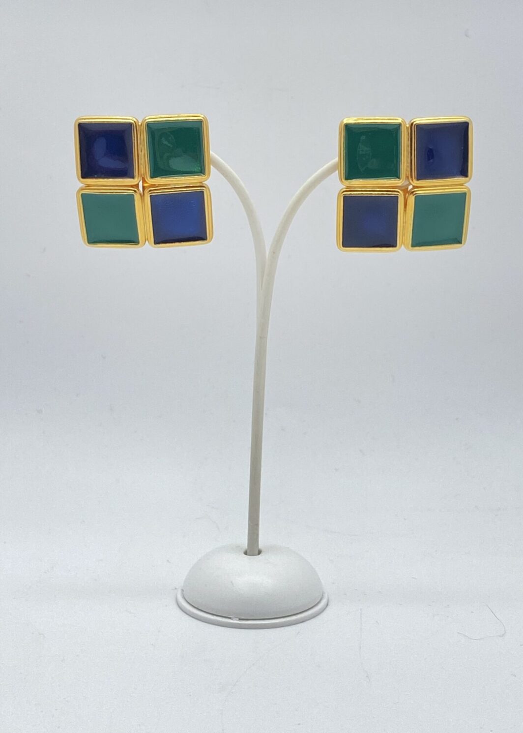 ORECCHINI VINTAGE ANNI ‘80 A SMALTI BLU E VERDI. UNSIGNED.