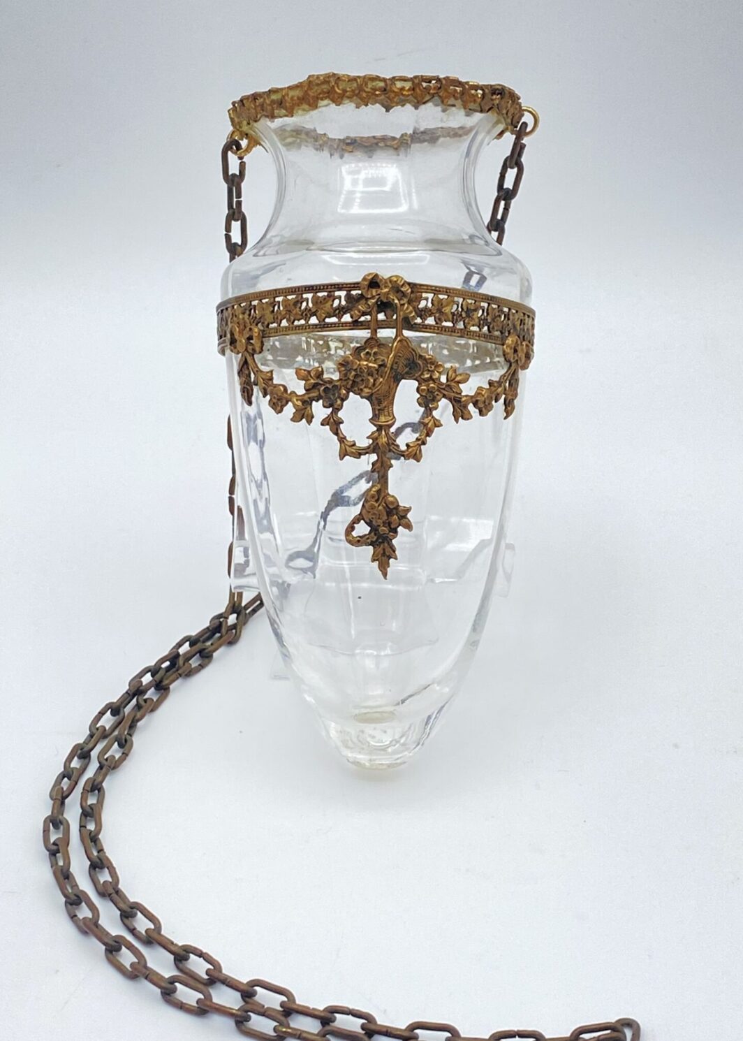 VASO IN CRISTALLO E ORMOLU. FRANCIA. EPOCA NAPOLEONE III. SECONDA METÀ DEL XIX sec.