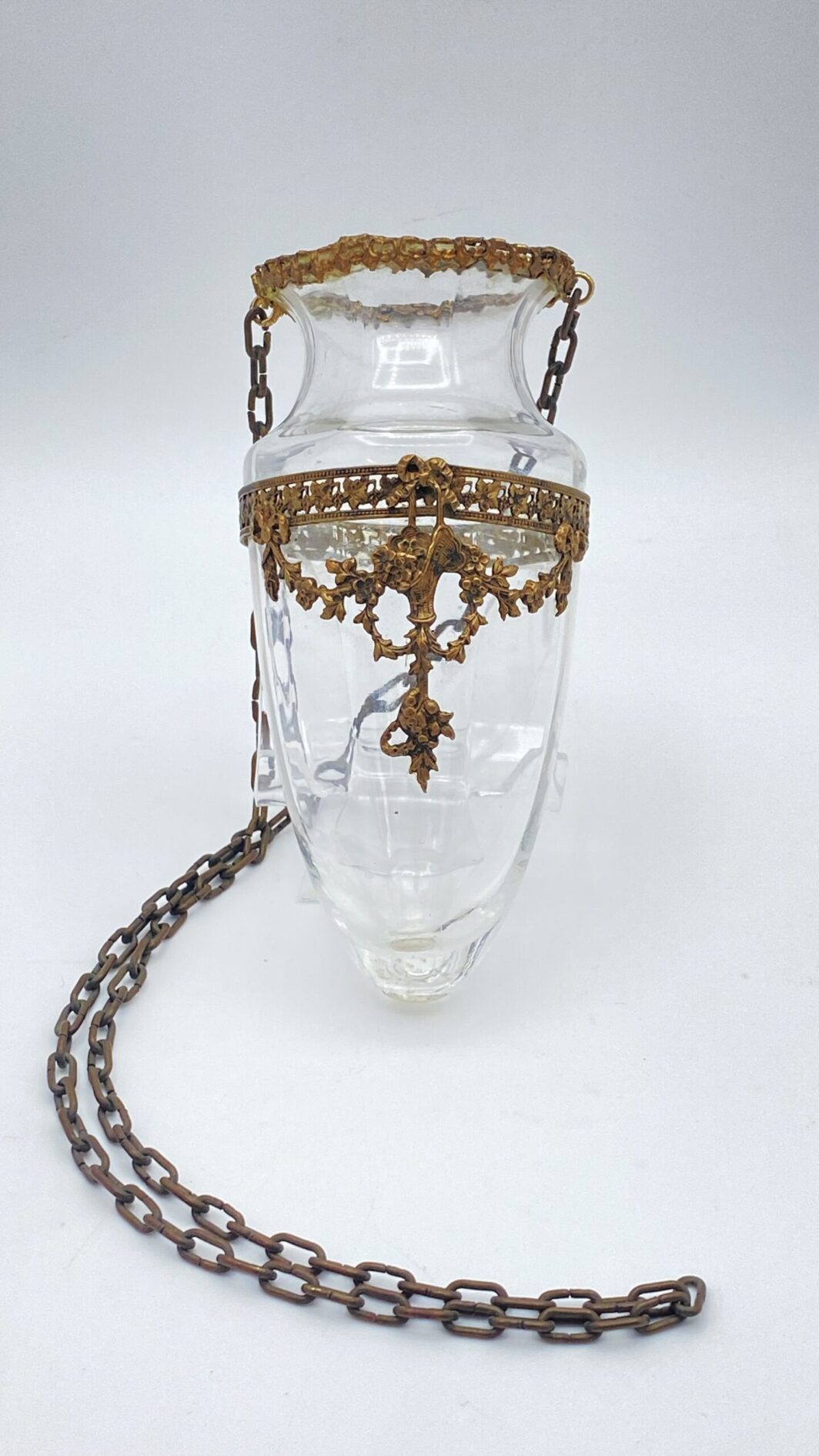 VASO IN CRISTALLO E ORMOLU. FRANCIA. EPOCA NAPOLEONE III. SECONDA METÀ DEL XIX sec.
