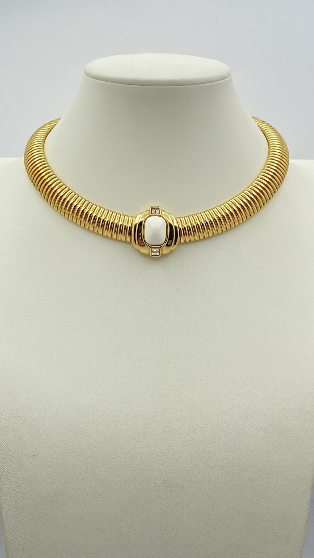 GIVENCHY ANNI ‘90. COLLIER TUBO GAS WHITE CABOCHON CRYSTAL. - immagine 4