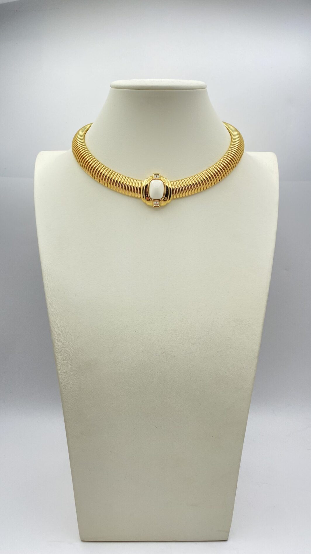 GIVENCHY ANNI ‘90. COLLIER TUBO GAS WHITE CABOCHON CRYSTAL. - immagine 5