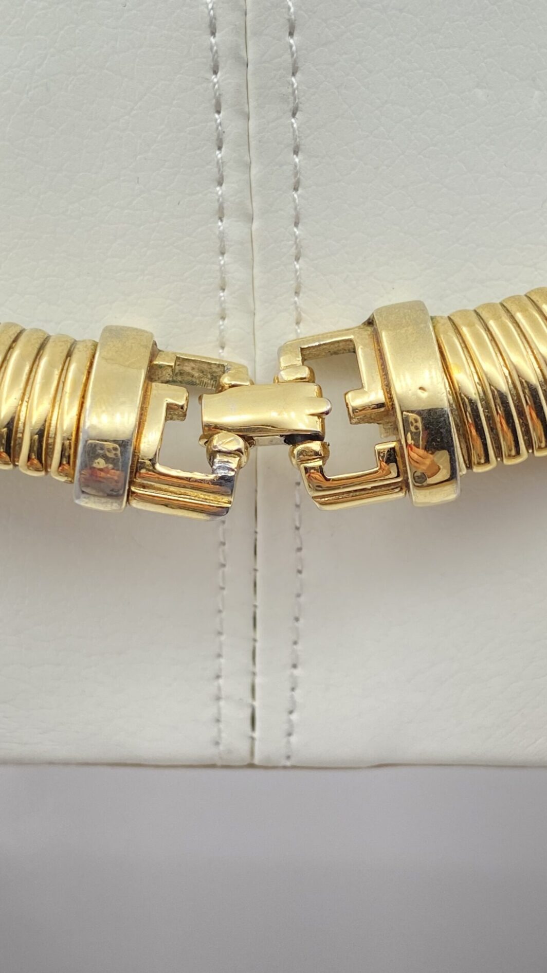 GIVENCHY ANNI ‘90. COLLIER TUBO GAS WHITE CABOCHON CRYSTAL. - immagine 6
