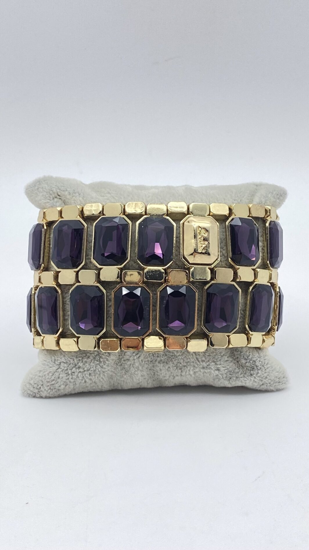 “SODINI” VINTAGE. BRACCIALE ELASTICO IN METALLO GOLDTONE E CRISTALLI.
