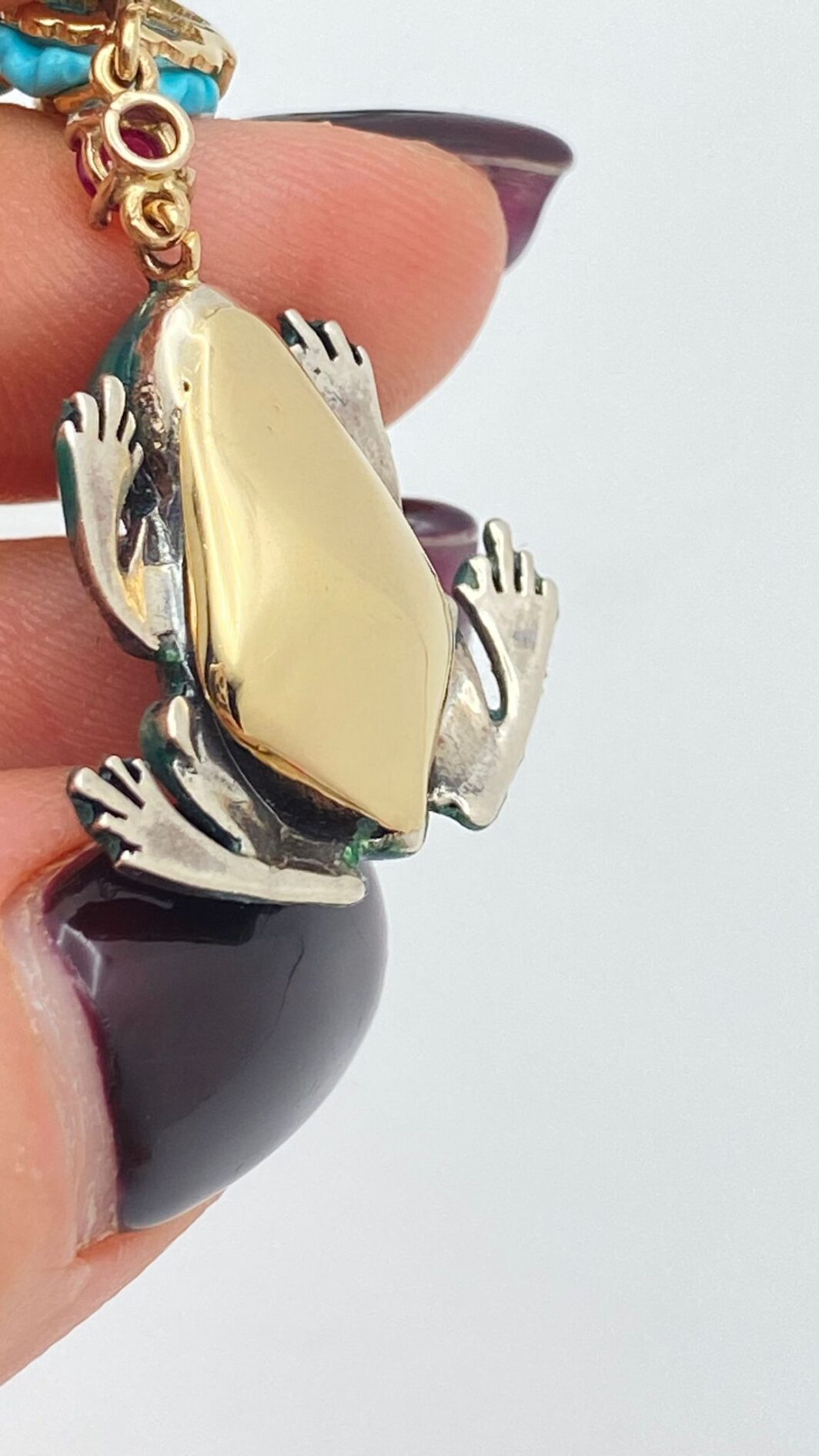 ORECCHINI IN ORO 14KT CON RANE SMALTATE, RUBINI E DIAMANTI - immagine 13