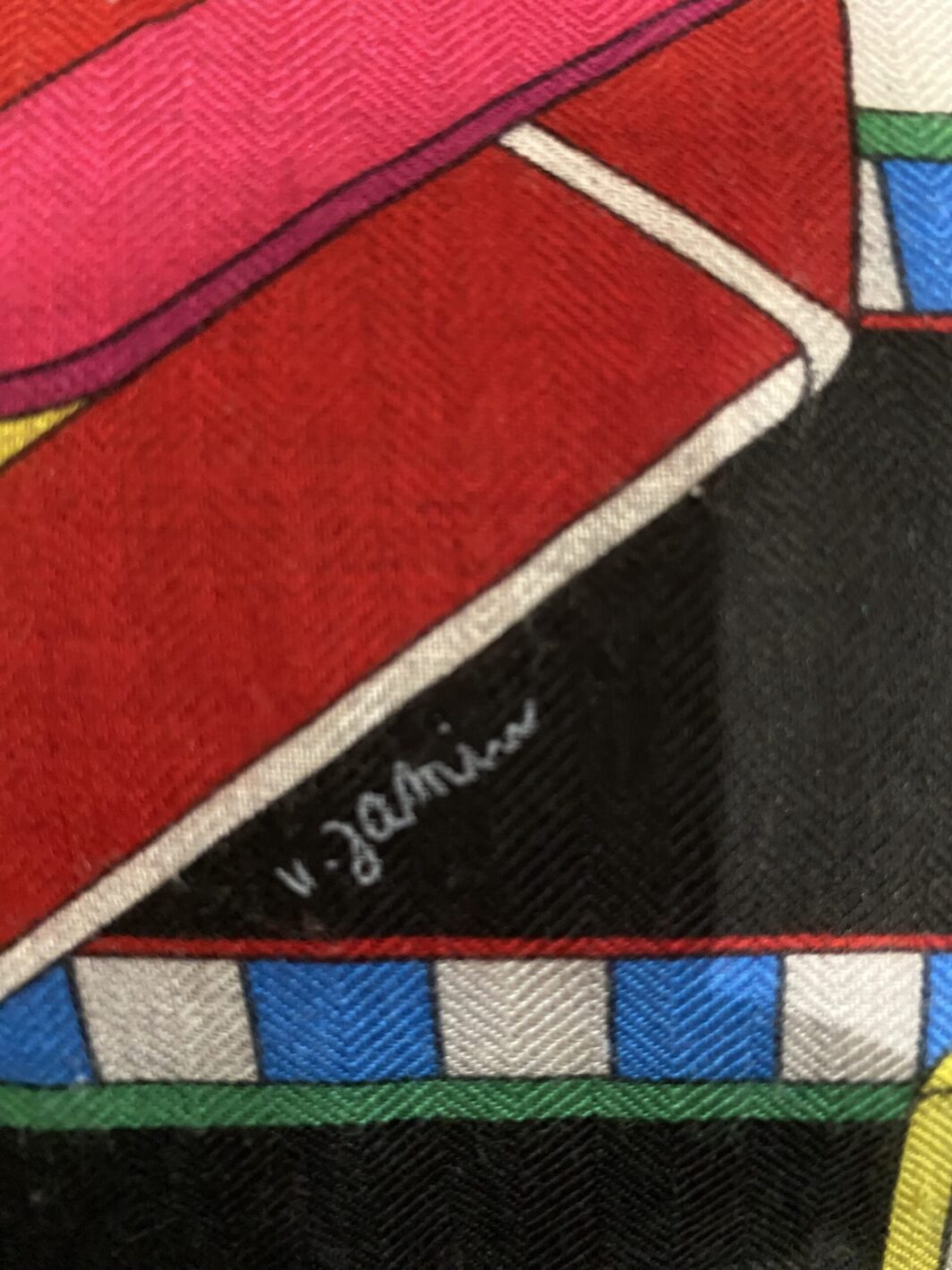 HERMÈS CHÂLE VINTAGE “SANGLES EN ZIGZAG” by VIRGINIE JAMIN (140cm). IN CASHMERE E SETA, CON SCATOLA ORIGINALE. FRANCIA 2020 ca. - immagine 4
