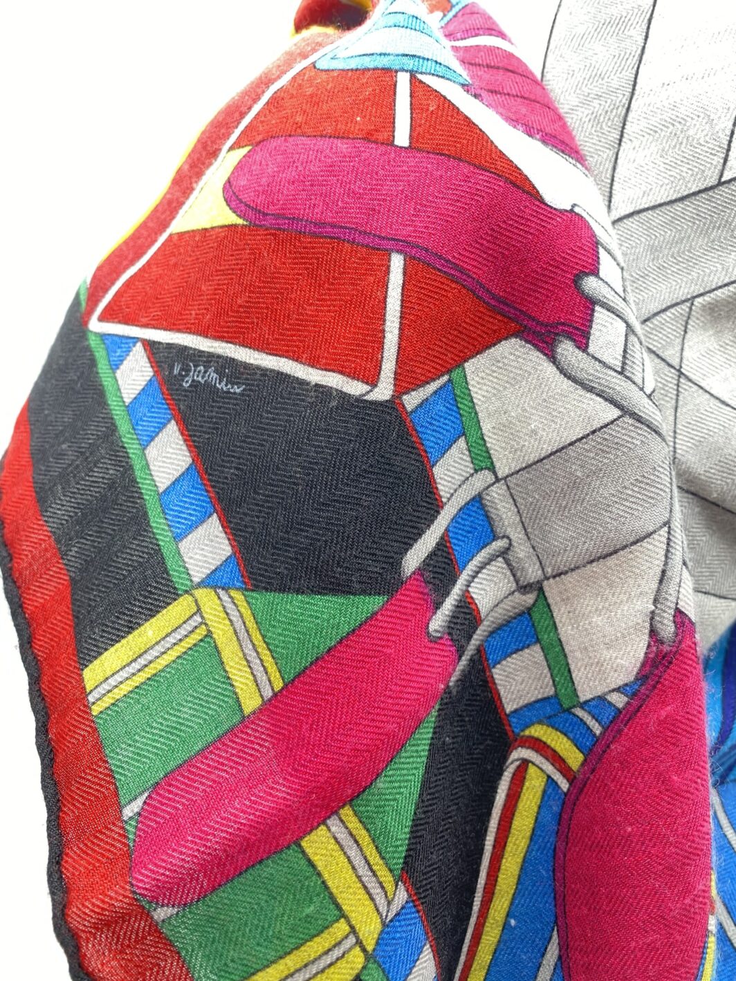 HERMÈS CHÂLE VINTAGE “SANGLES EN ZIGZAG” by VIRGINIE JAMIN (140cm). IN CASHMERE E SETA, CON SCATOLA ORIGINALE. FRANCIA 2020 ca. - immagine 8