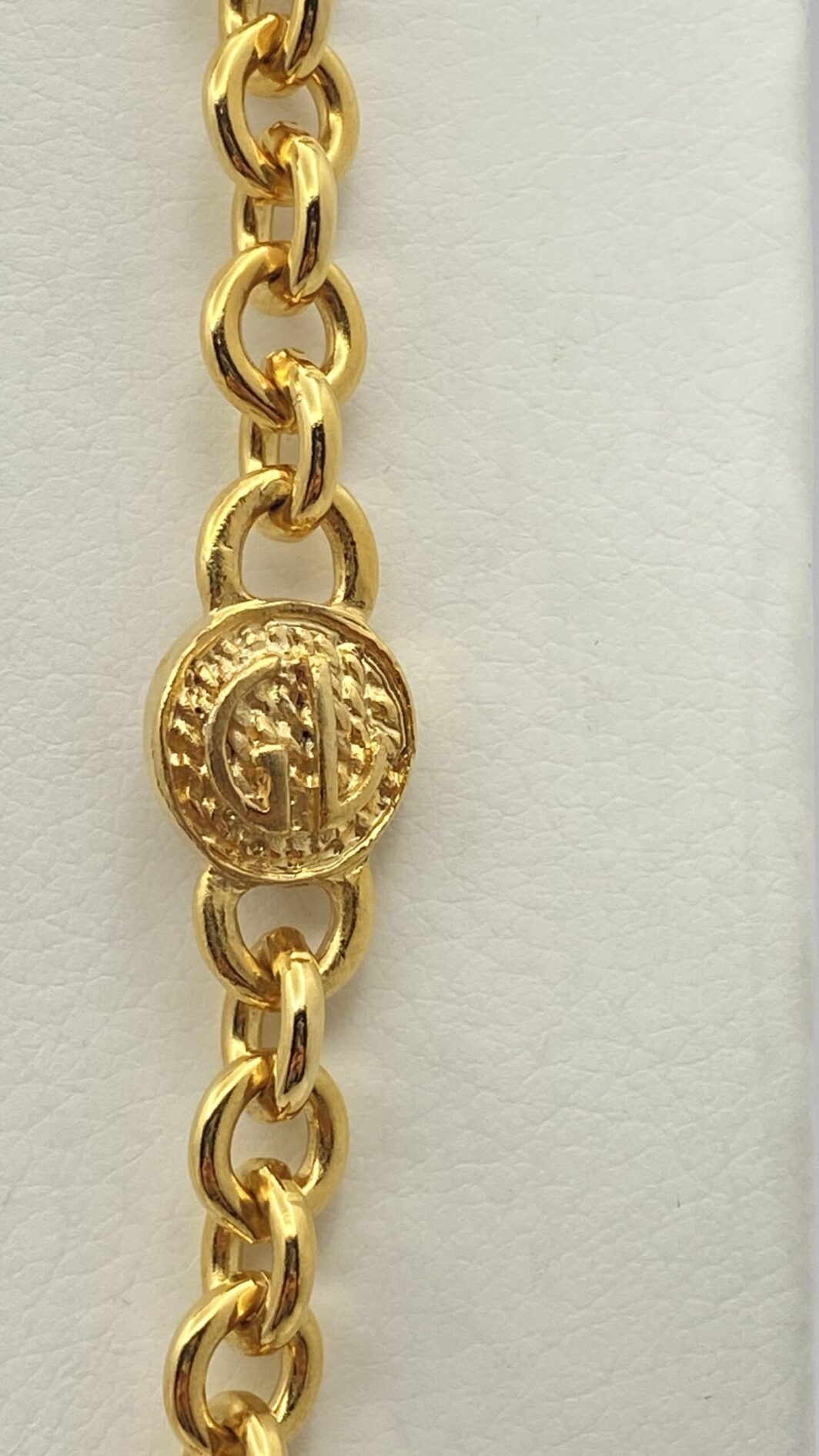 “GUY LAROCHE” PARURE IN METALLO GOLDTONE. PARIGI, VINTAGE ANNI ‘80. - immagine 16