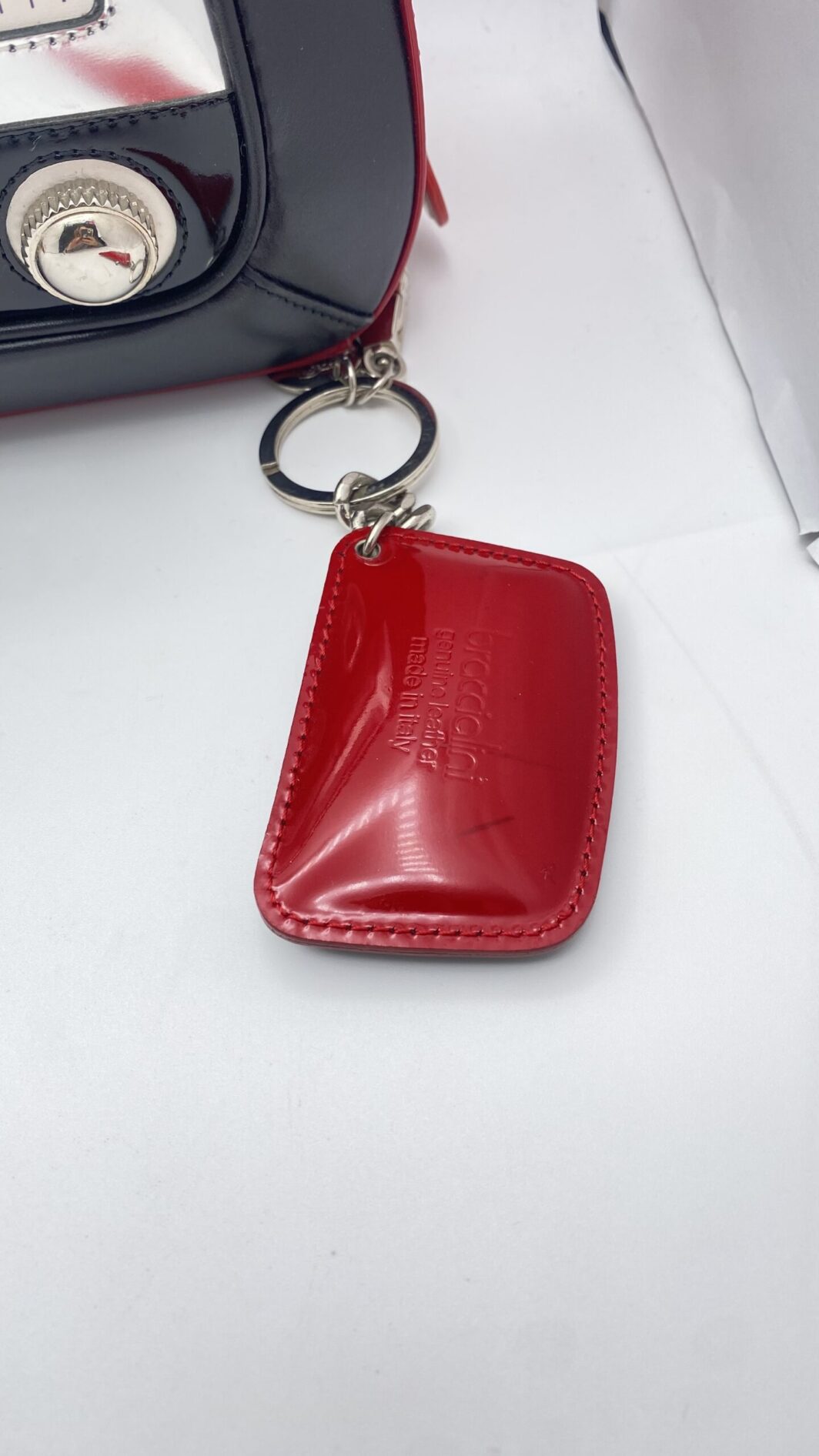 ICONICA BORSA RADIO BRACCIALINI: DESIGN UNICO E STILE VINTAGE - immagine 34