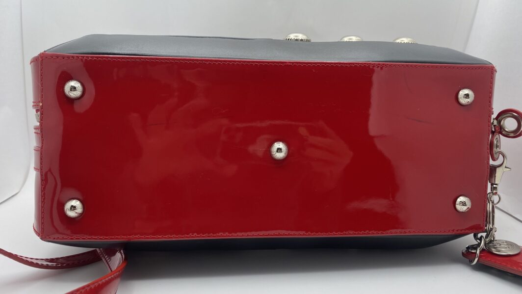 ICONICA BORSA RADIO BRACCIALINI: DESIGN UNICO E STILE VINTAGE - immagine 22