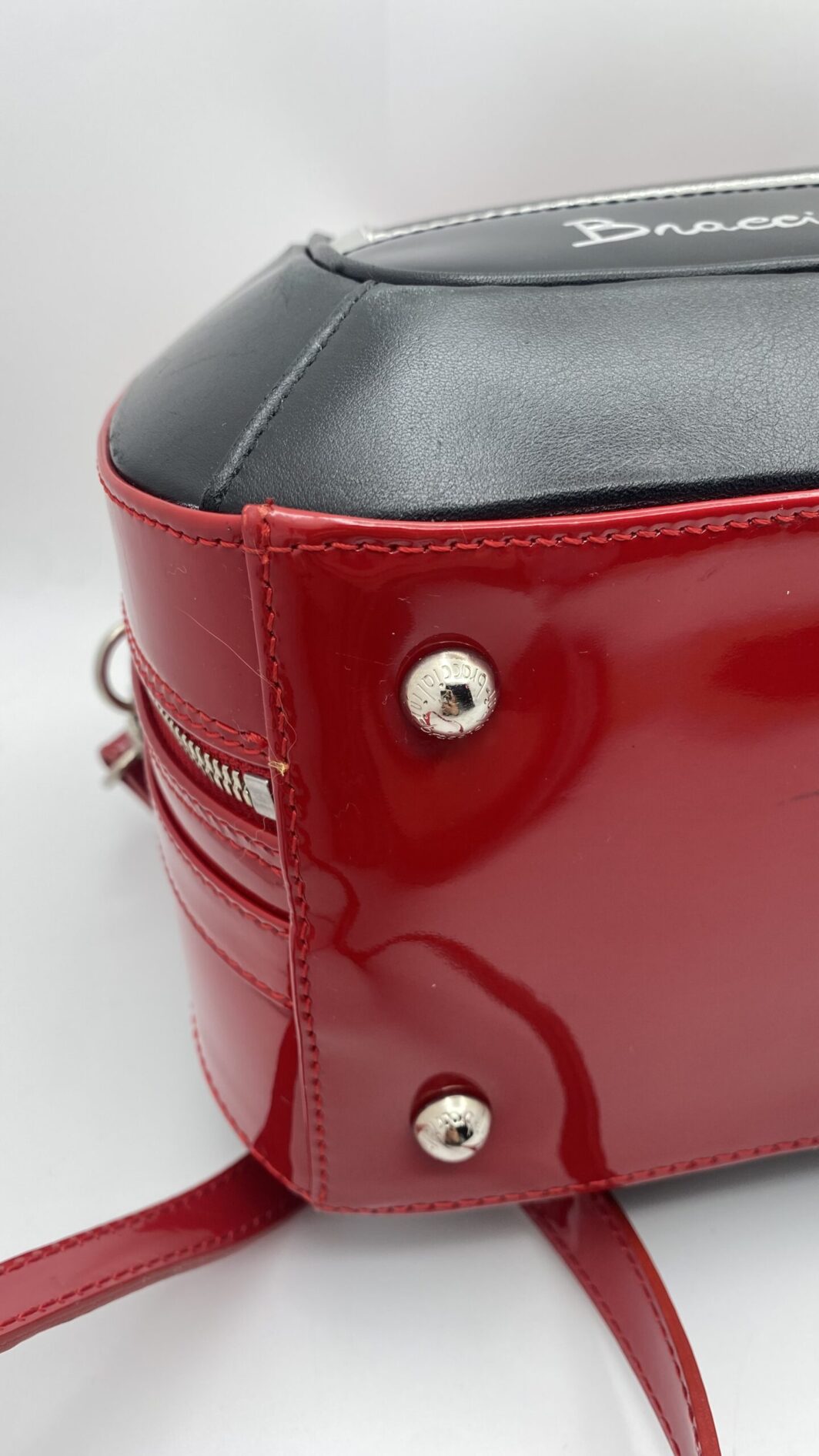 ICONICA BORSA RADIO BRACCIALINI: DESIGN UNICO E STILE VINTAGE - immagine 14