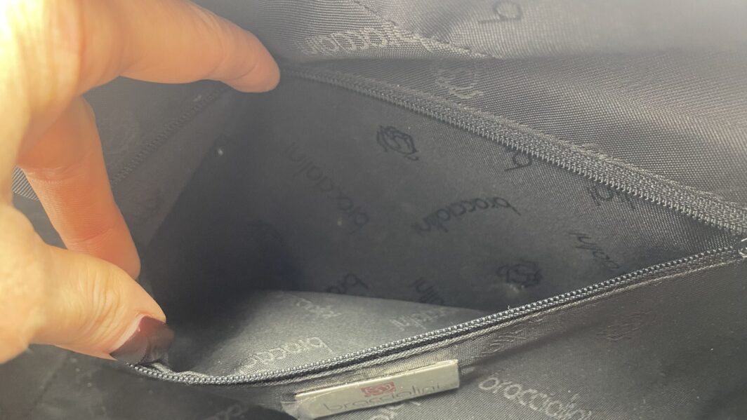 ICONICA BORSA RADIO BRACCIALINI: DESIGN UNICO E STILE VINTAGE - immagine 9