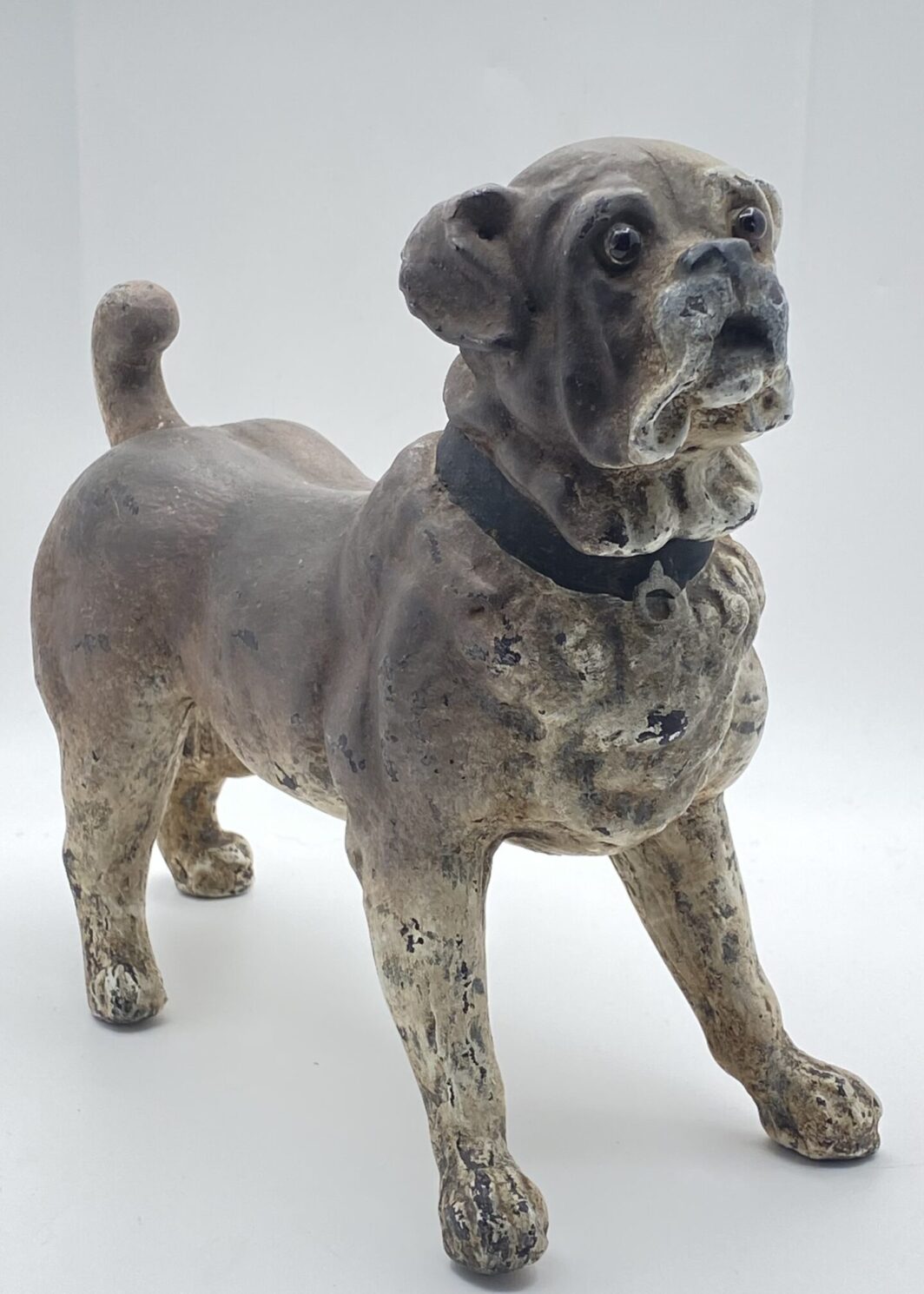 ANTICO E RARISSIMO CANE CARLINO IN TERRACOTTA. AUSTRIA, SECONDA METÀ DEL XIX sec.