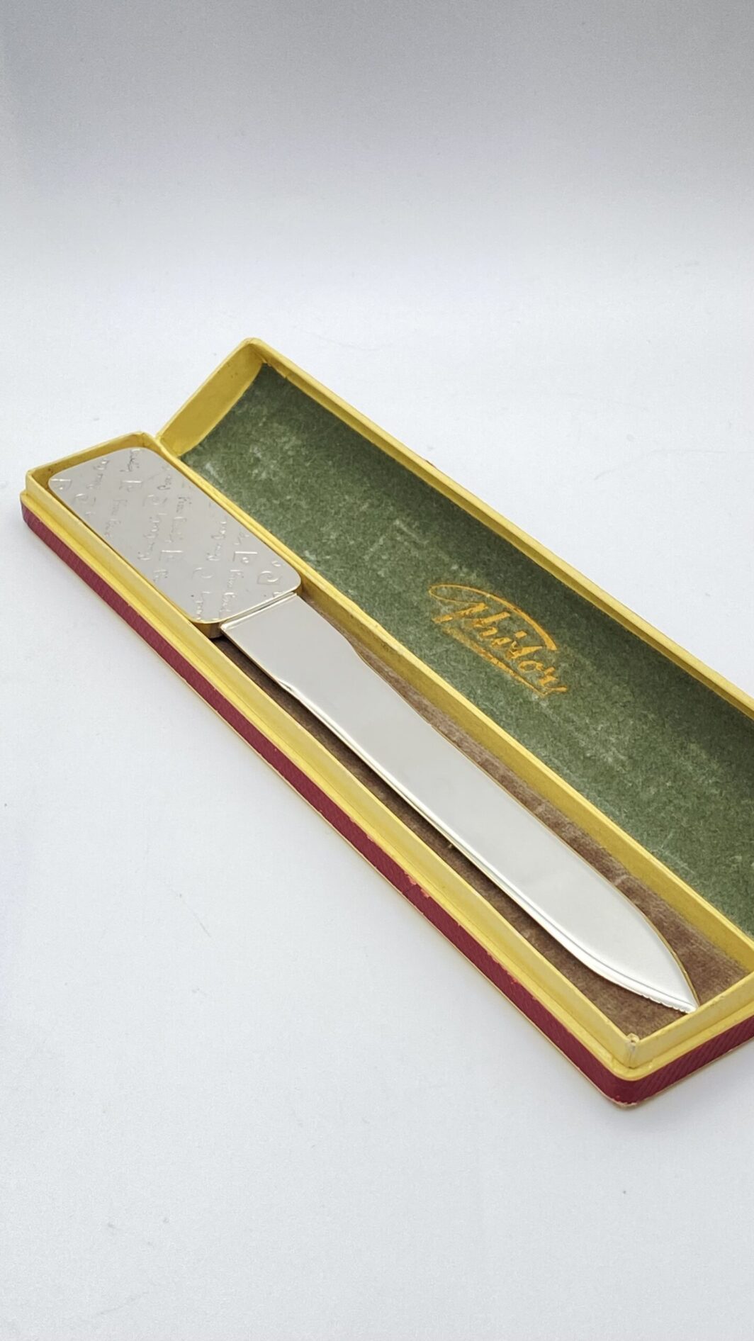 ORIGINALE TAGLIACARTE VINTAGE FIRMATO “PIERRE CARDIN” IN OTTONE ARGENTATO. - immagine 6