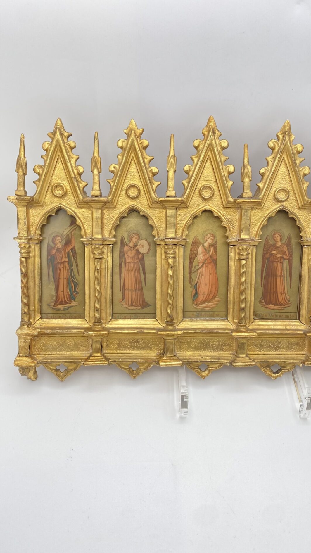 POLITTICO DI METÀ DEL XIX SECOLO, DECORATO IN ORO ZECCHINO, CON INCISIONI COEVE DEGLI ARCANGELI. - immagine 3