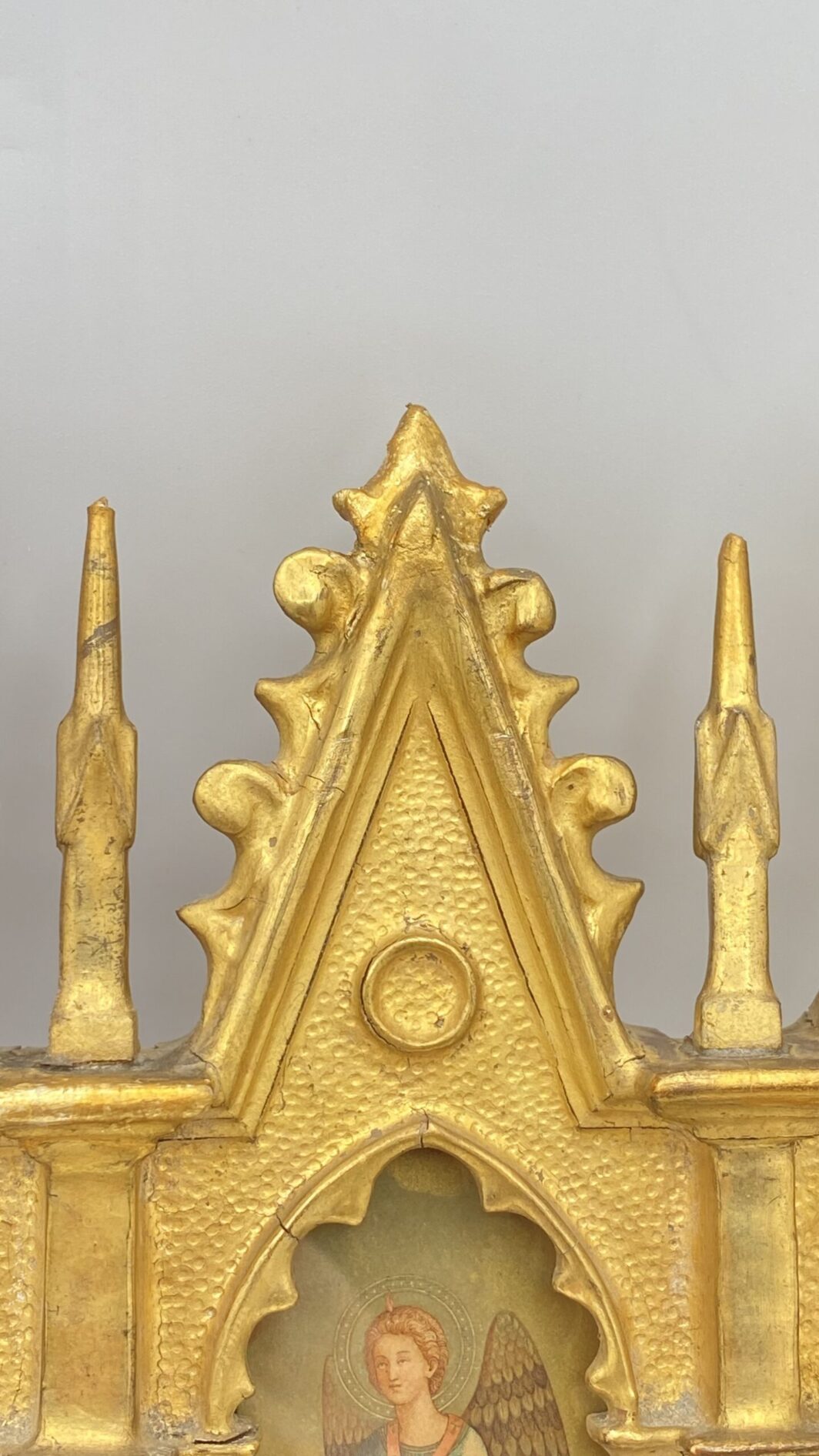 POLITTICO DI METÀ DEL XIX SECOLO, DECORATO IN ORO ZECCHINO, CON INCISIONI COEVE DEGLI ARCANGELI. - immagine 13