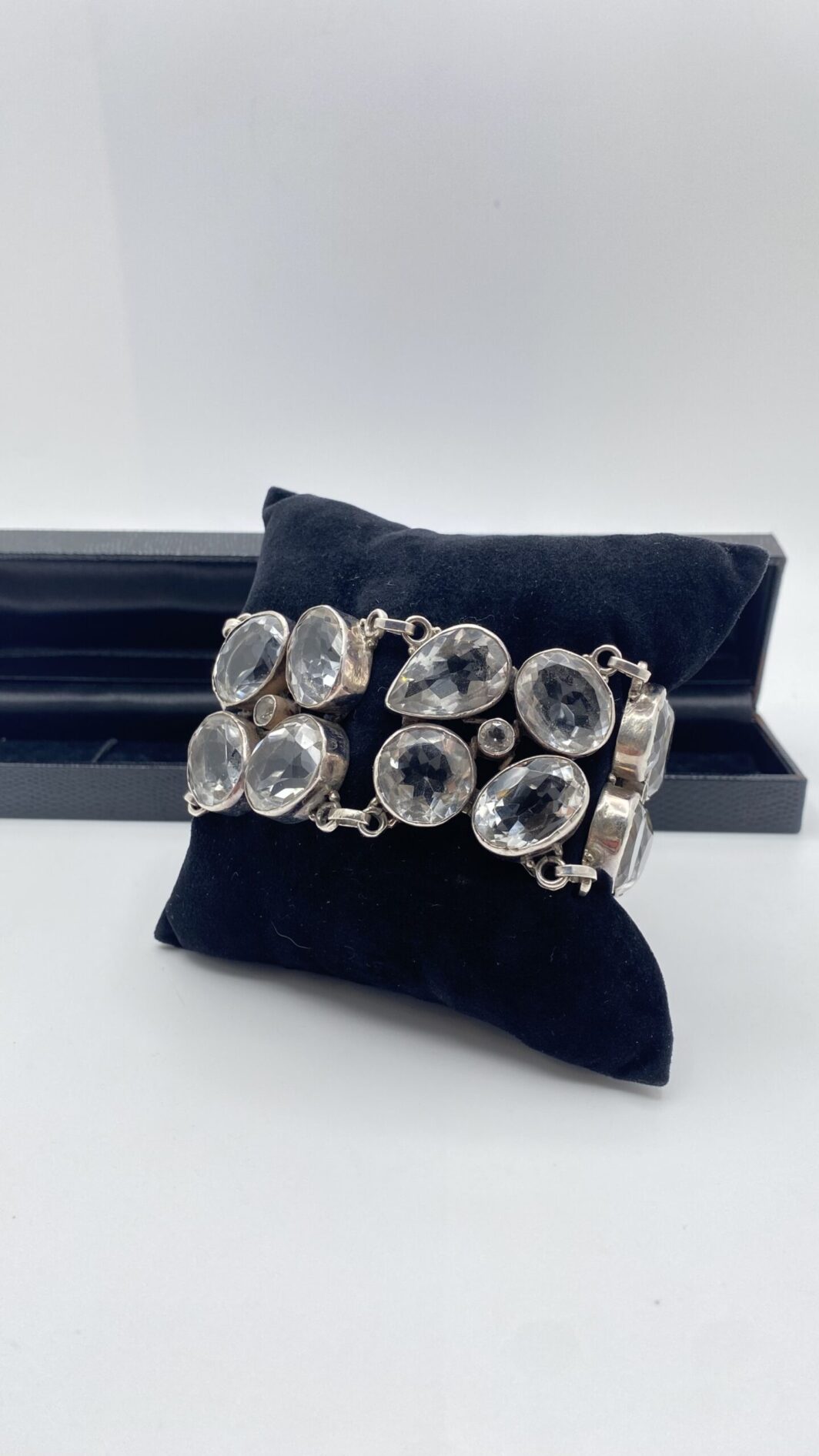 GRANDE BRACCIALE VINTAGE IN ARGENTO 925 E CRISTALLI DI ROCCA. ANNI ‘90 - immagine 2