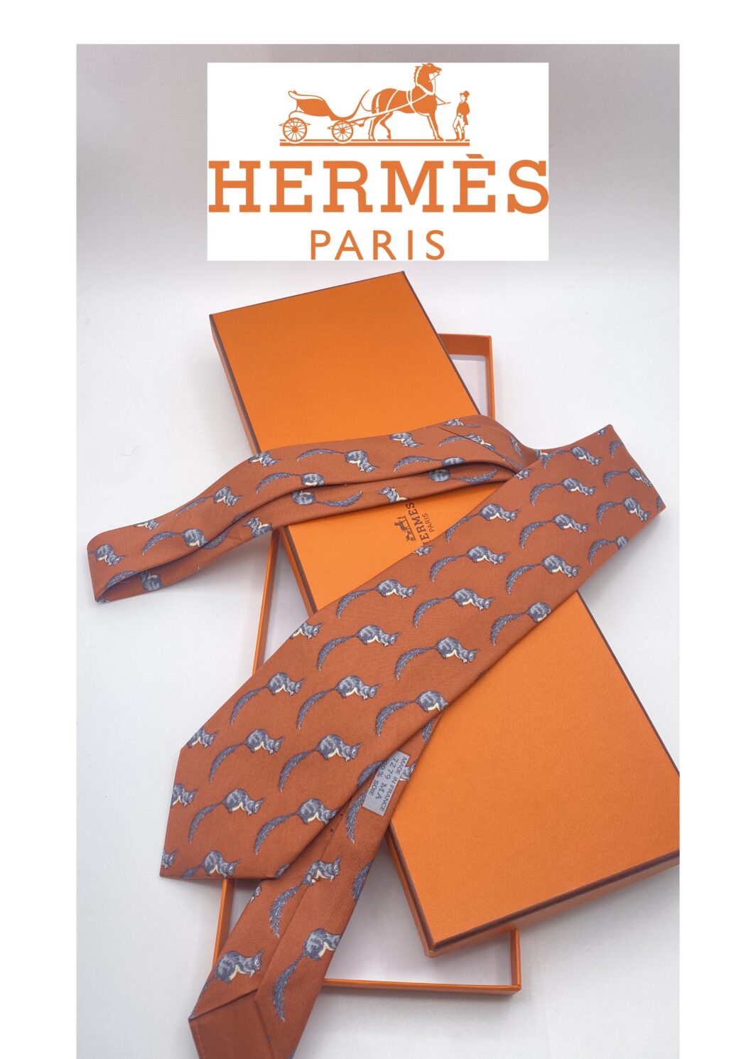 HERMÈS. CRAVATTA VINTAGE IN TWILL DI SETA PURA. CON SCATOLA ORIGINALE.