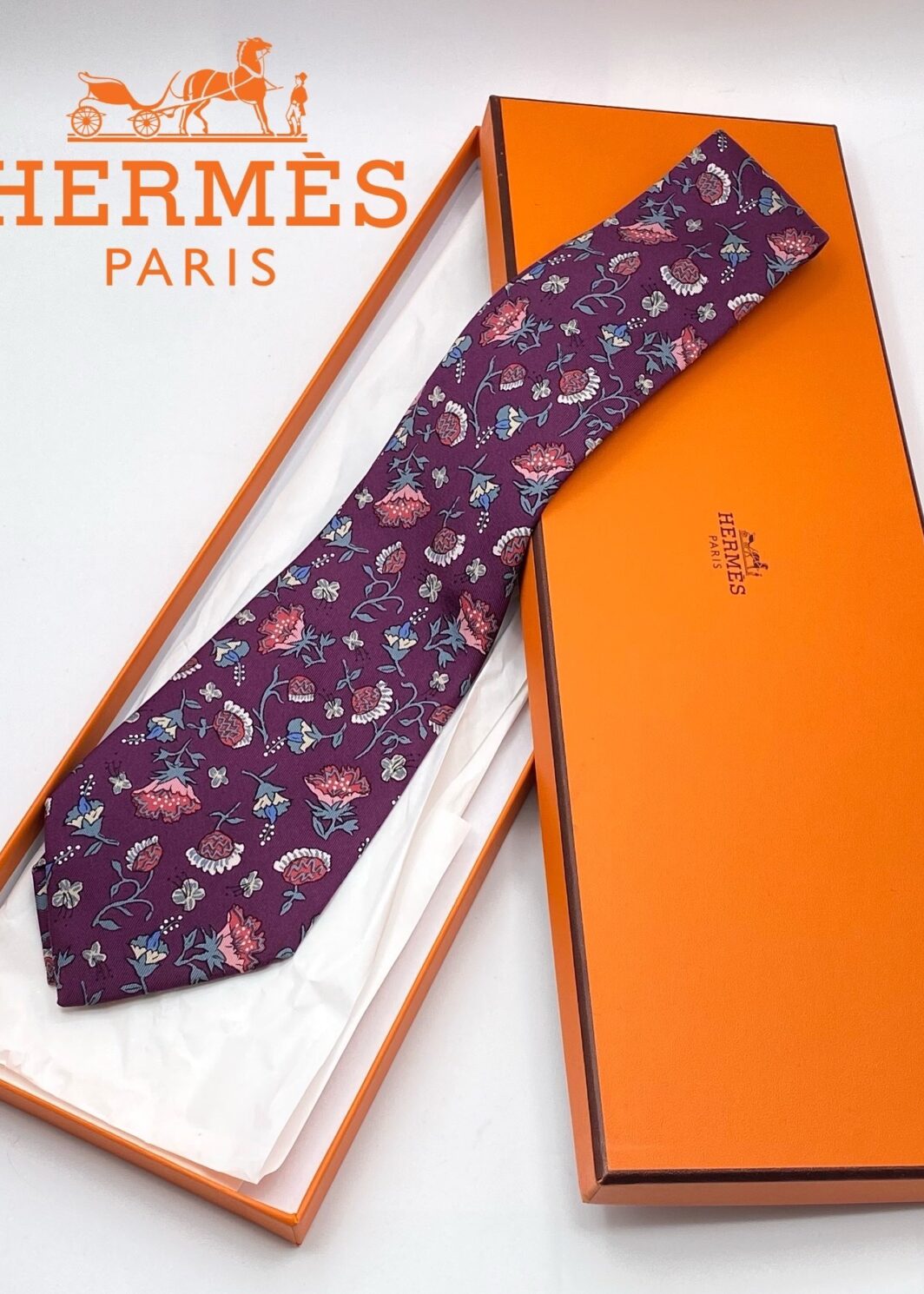 HERMÈS. CRAVATTA VINTAGE IN PURISSIMA SETA.