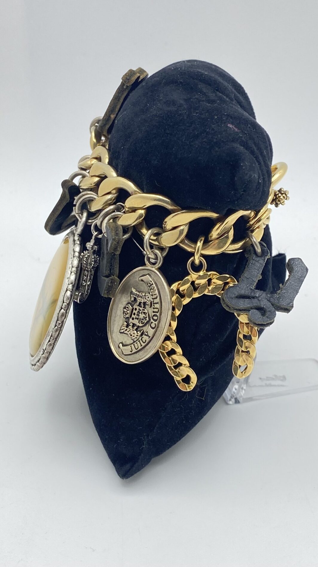 BIGIOTTERIA “JUICY COUTURE” VINTAGE. BRACCIALE CHARMS EQUESTRE. ELEGANZA GRINTOSA. - immagine 16