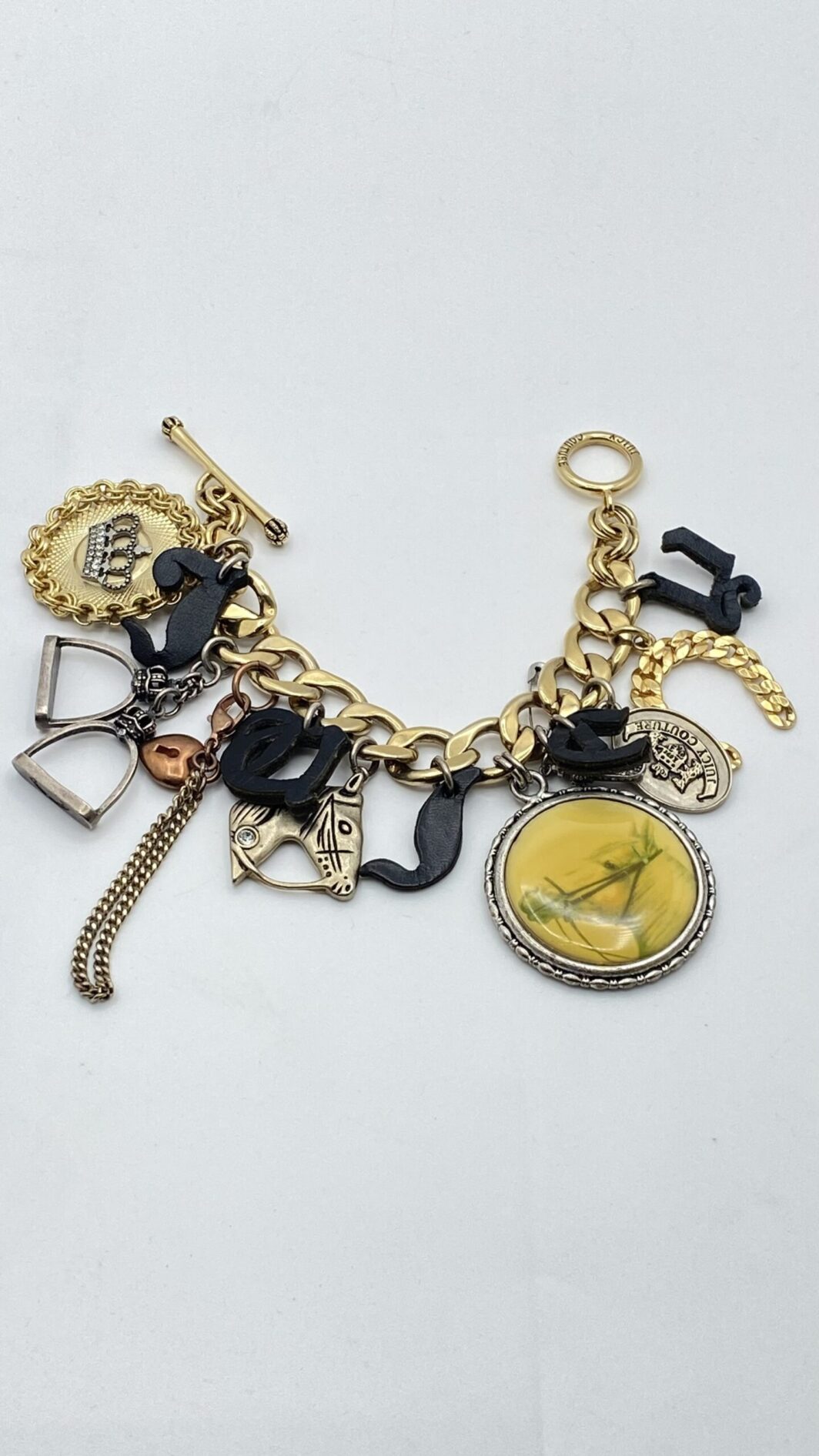 BIGIOTTERIA “JUICY COUTURE” VINTAGE. BRACCIALE CHARMS EQUESTRE. ELEGANZA GRINTOSA. - immagine 4