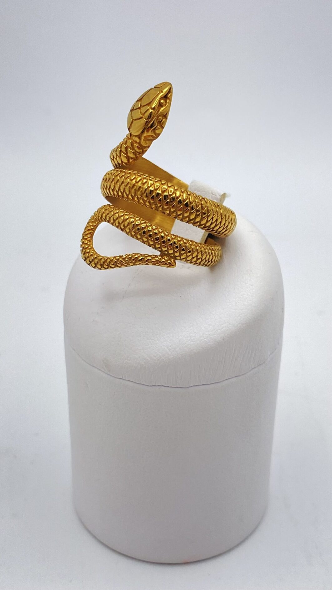 ANELLO VINTAGE IN METALLO GOLDTONE, A FORMA DI SERPENTE. - immagine 14