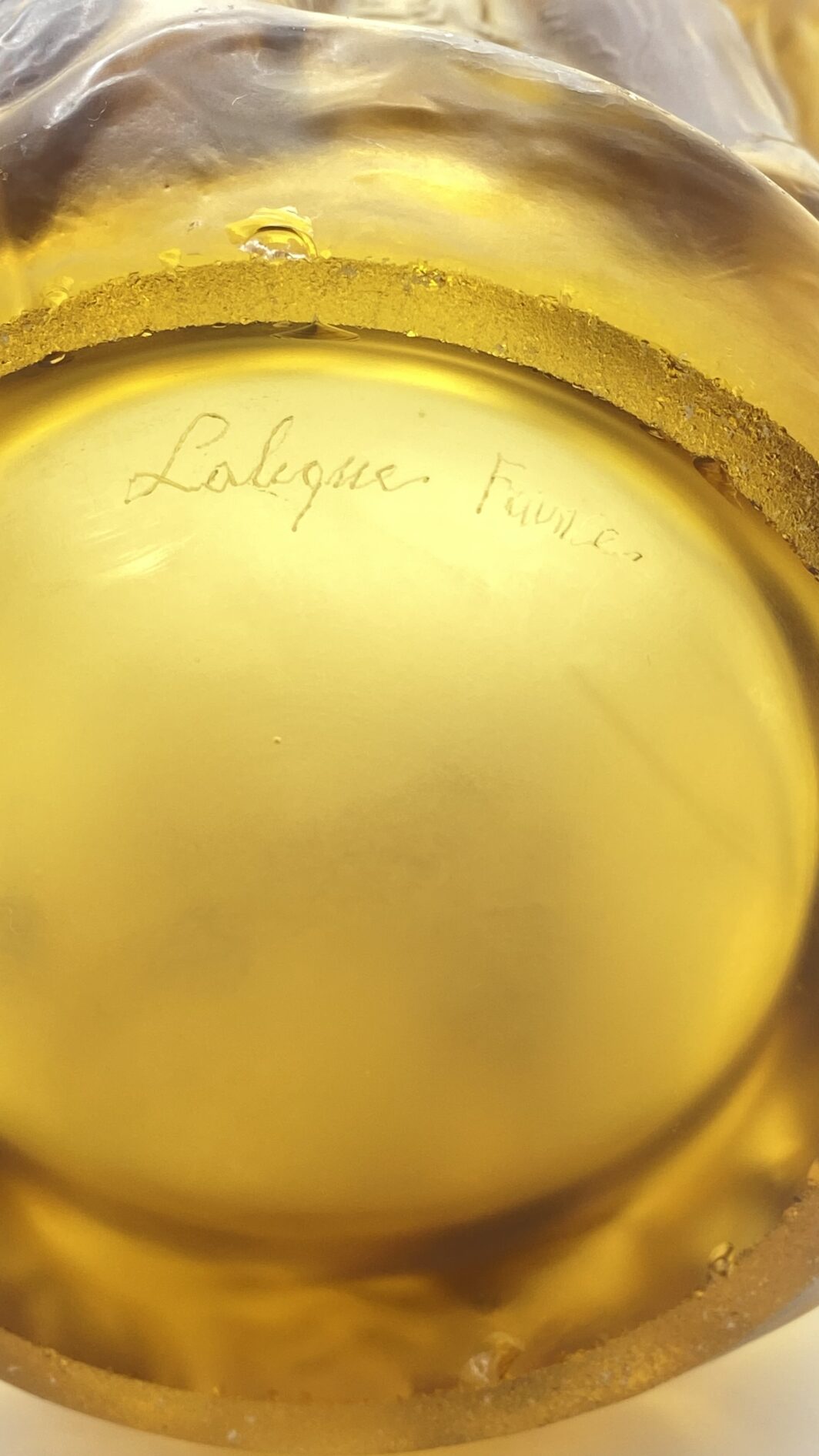 “LALIQUE FRANCE”. STRAORDINARIO VASO VINTAGE IN CRISTALLO COLOR AMBRA, CON RAFFIGURAZIONE IN RILIEVO DI UN BOSCO. - immagine 13