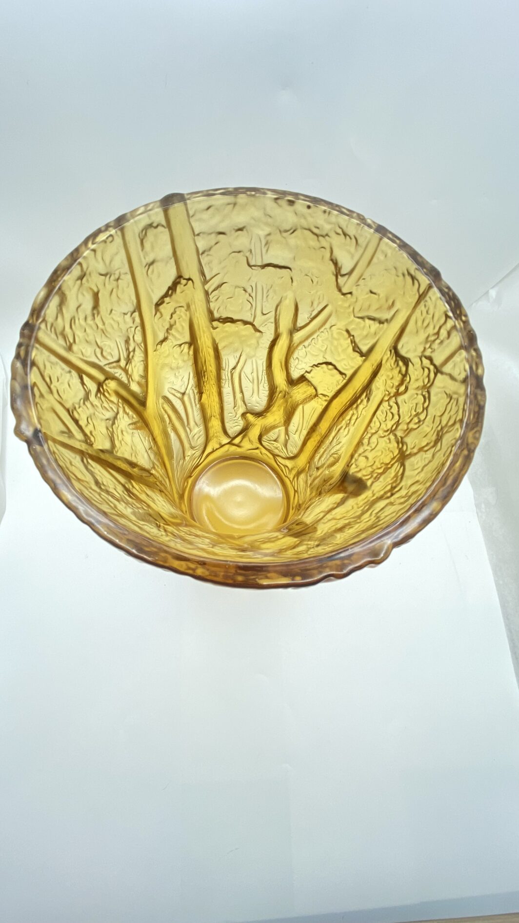 “LALIQUE FRANCE”. STRAORDINARIO VASO VINTAGE IN CRISTALLO COLOR AMBRA, CON RAFFIGURAZIONE IN RILIEVO DI UN BOSCO. - immagine 12