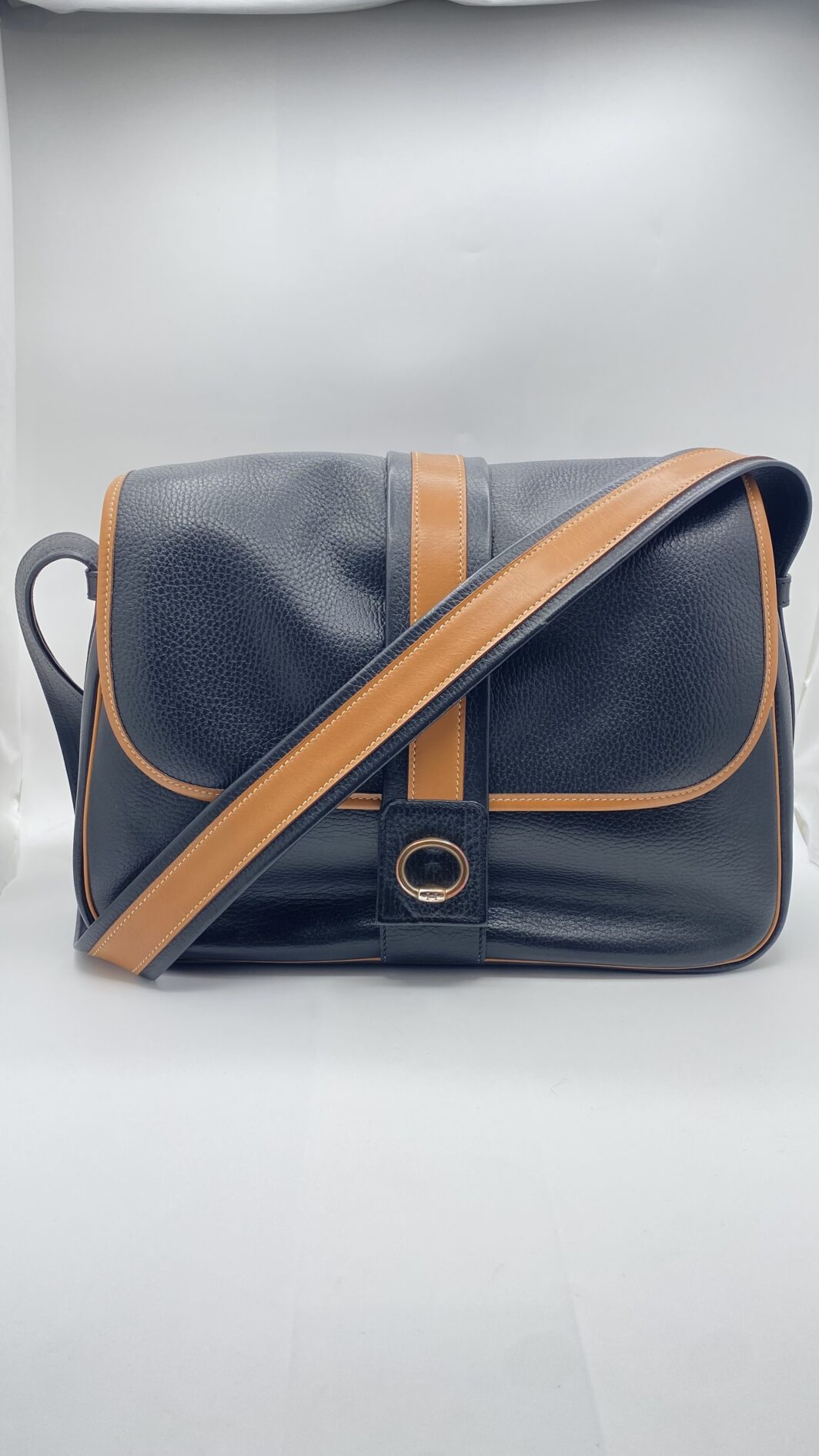 HERMÈS VINTAGE. BORSA “NOUMEA” BLU NAVY E NOCCIOLA. FRANCIA, 1985. - immagine 2
