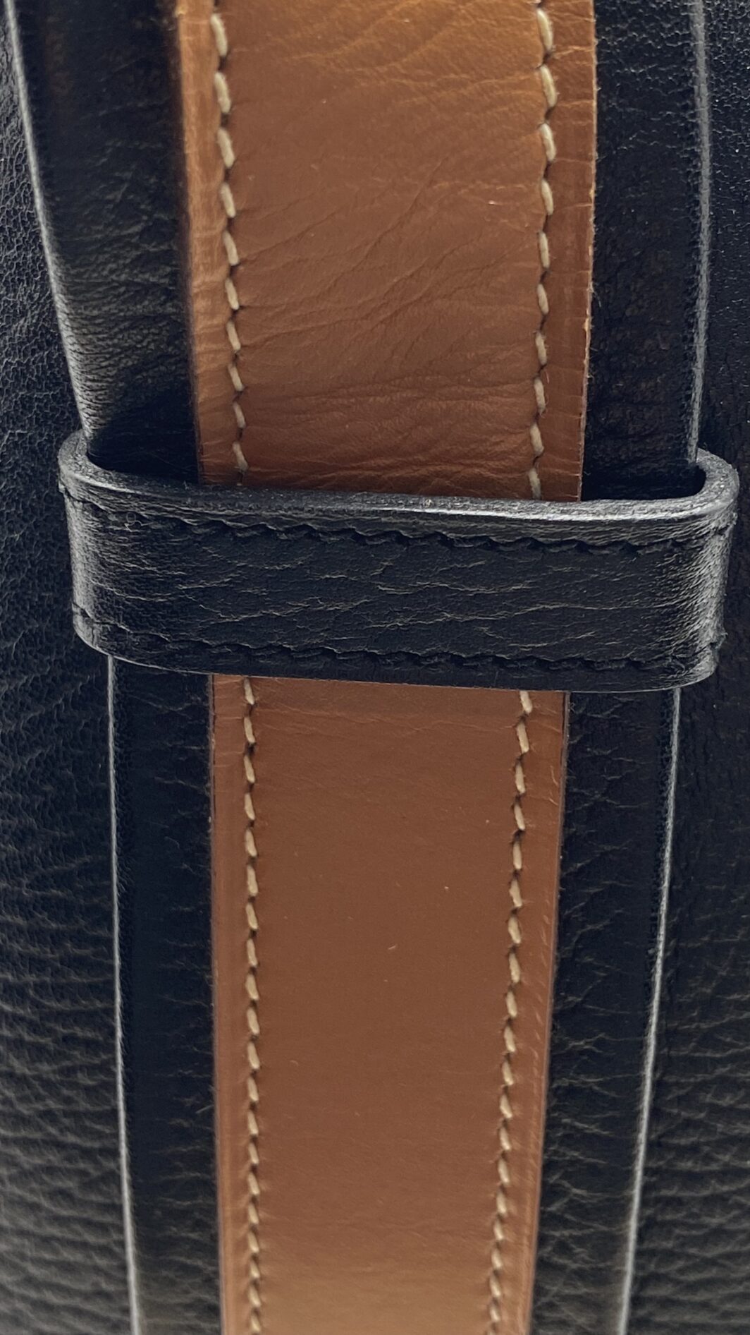 HERMÈS VINTAGE. BORSA “NOUMEA” BLU NAVY E NOCCIOLA. FRANCIA, 1985. - immagine 34