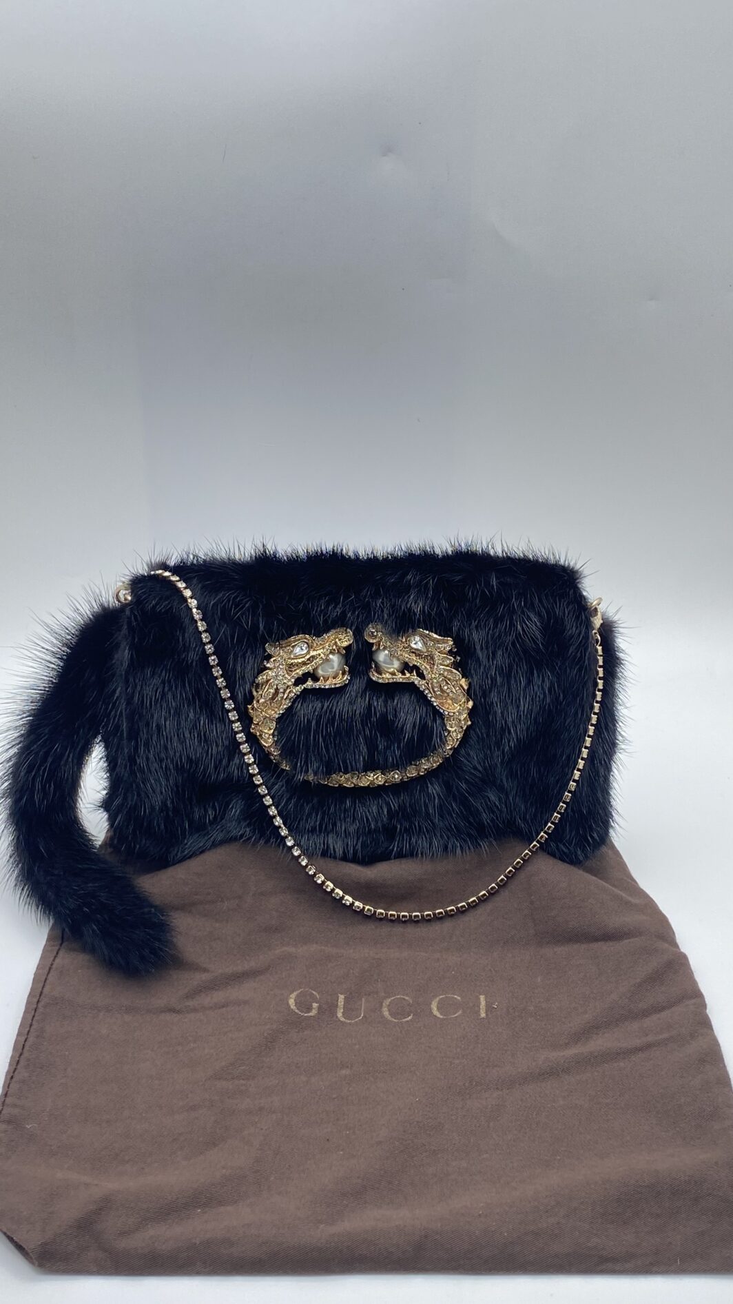 GUCCI VINTAGE F&F 2004 RUNWAY PELLICCIA DI VISONE, CON CHIUSURA GIOIELLO CON DRAGHI, CRISTALLI, PERLE NERO CLUTCH. - immagine 28