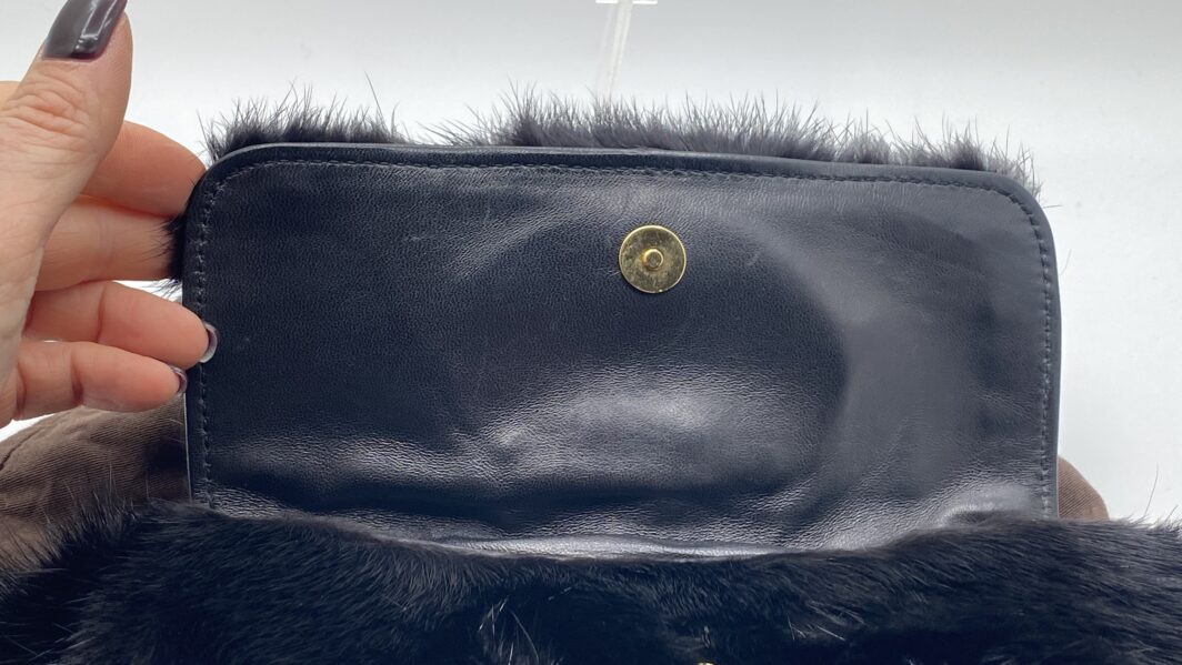 GUCCI VINTAGE F&F 2004 RUNWAY PELLICCIA DI VISONE, CON CHIUSURA GIOIELLO CON DRAGHI, CRISTALLI, PERLE NERO CLUTCH. - immagine 7