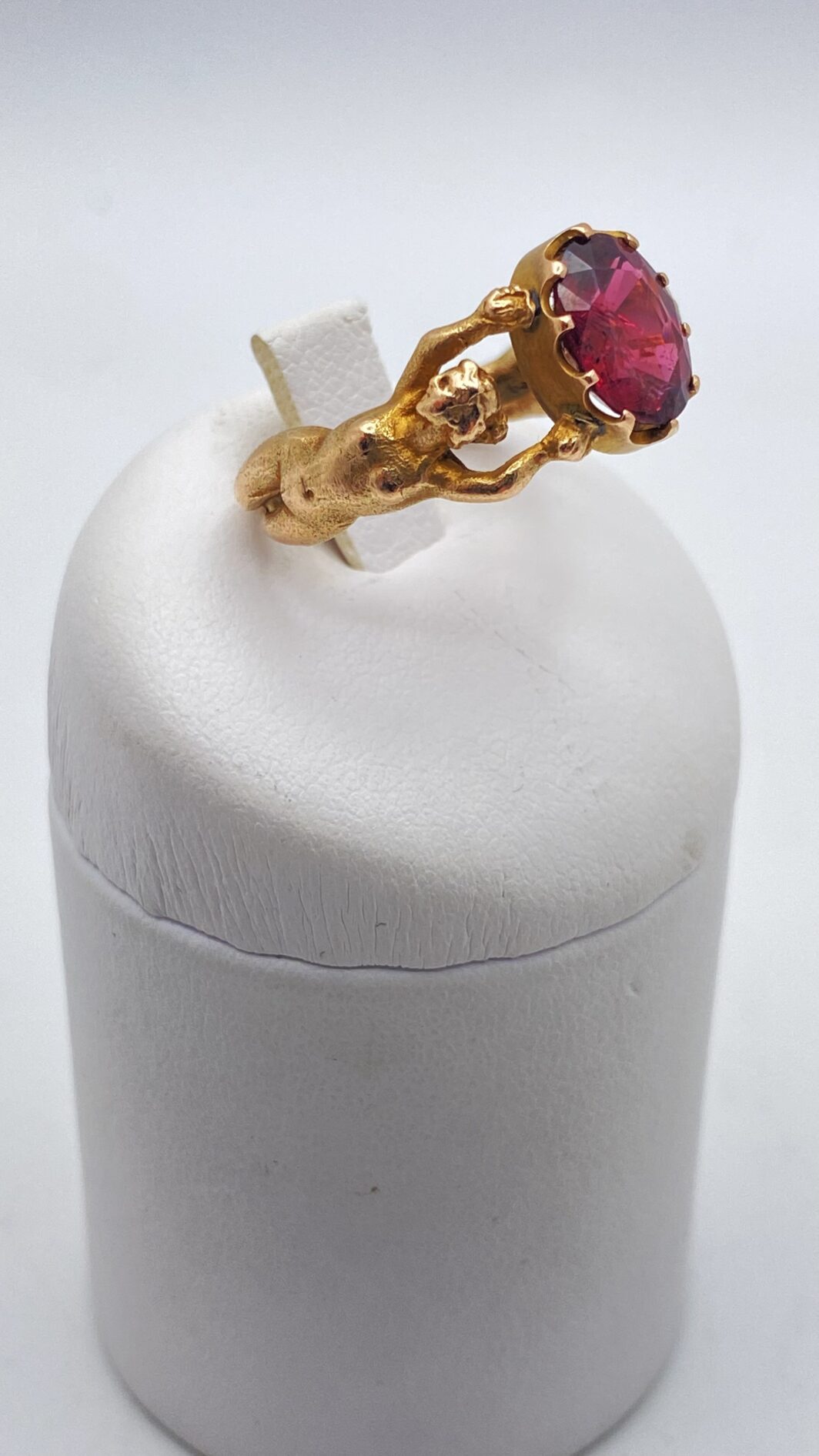 MERAVIGLIOSO ANELLO DI FIDANZAMENTO VITTORIANO, CON TORMALINA DI TRE CARATI, IN ORO 9 CT. U.K. XIX sec. - immagine 8