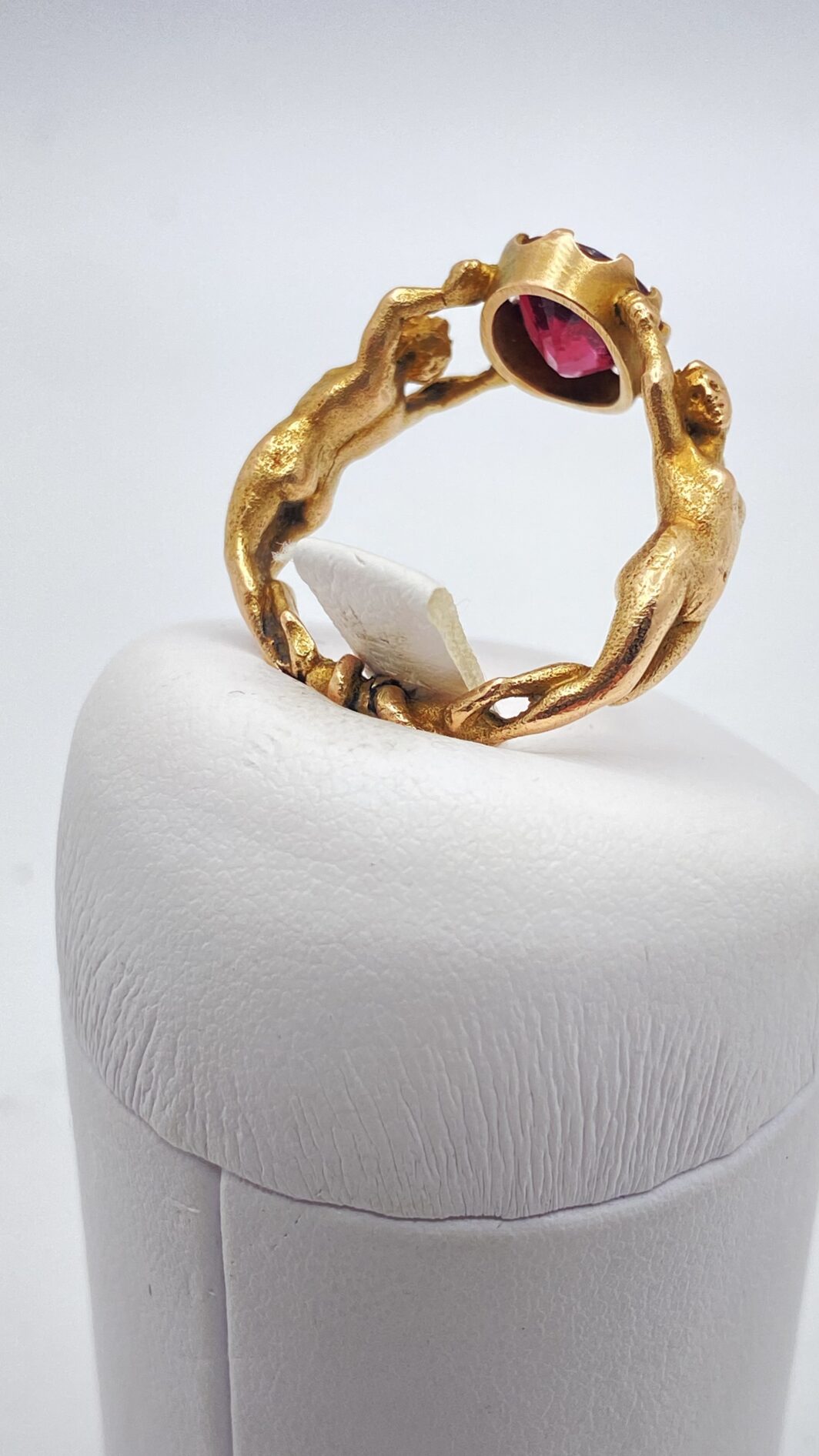 MERAVIGLIOSO ANELLO DI FIDANZAMENTO VITTORIANO, CON TORMALINA DI TRE CARATI, IN ORO 9 CT. U.K. XIX sec. - immagine 6
