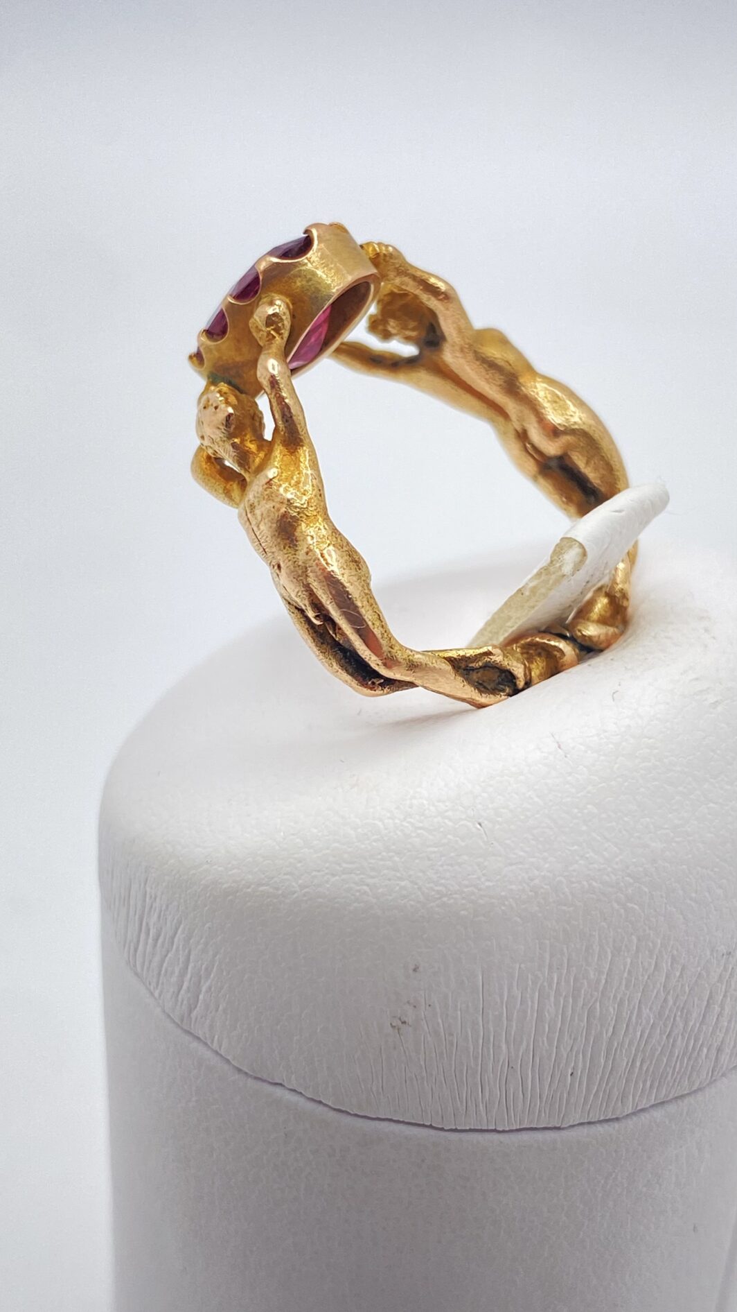 MERAVIGLIOSO ANELLO DI FIDANZAMENTO VITTORIANO, CON TORMALINA DI TRE CARATI, IN ORO 9 CT. U.K. XIX sec. - immagine 4