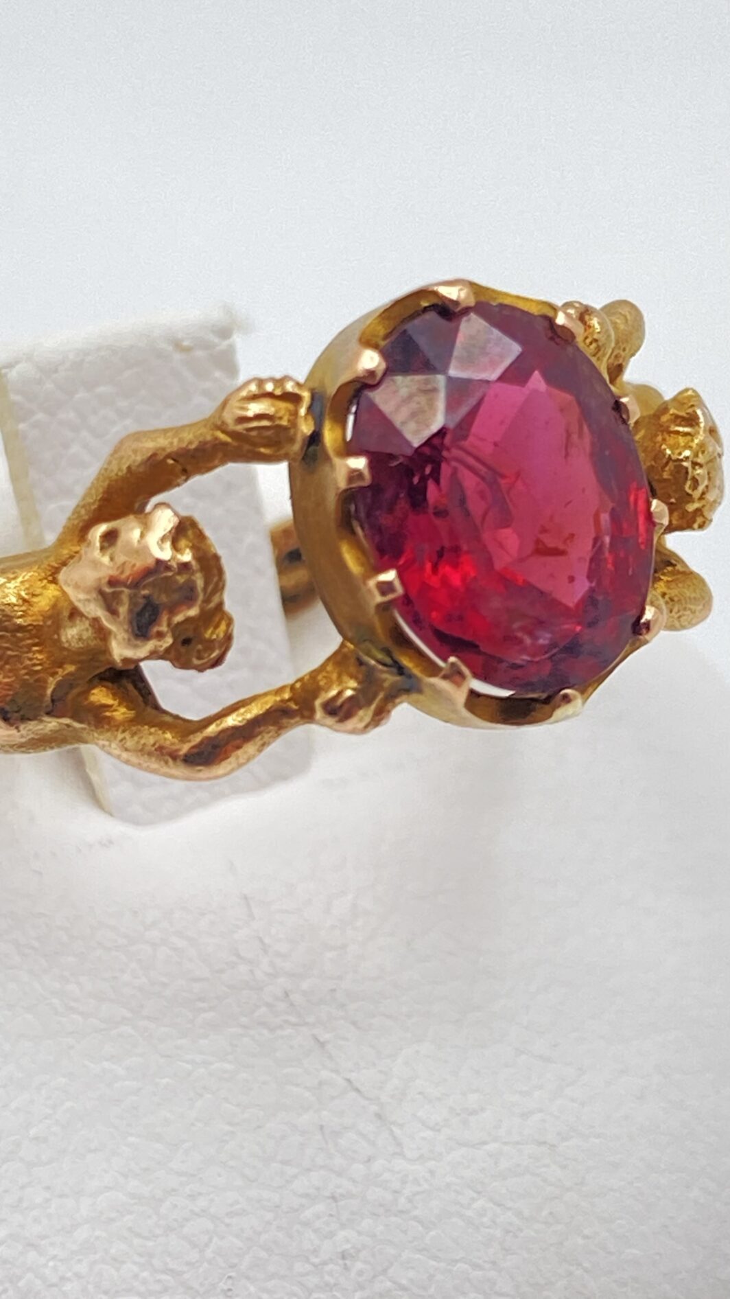 MERAVIGLIOSO ANELLO DI FIDANZAMENTO VITTORIANO, CON TORMALINA DI TRE CARATI, IN ORO 9 CT. U.K. XIX sec. - immagine 10
