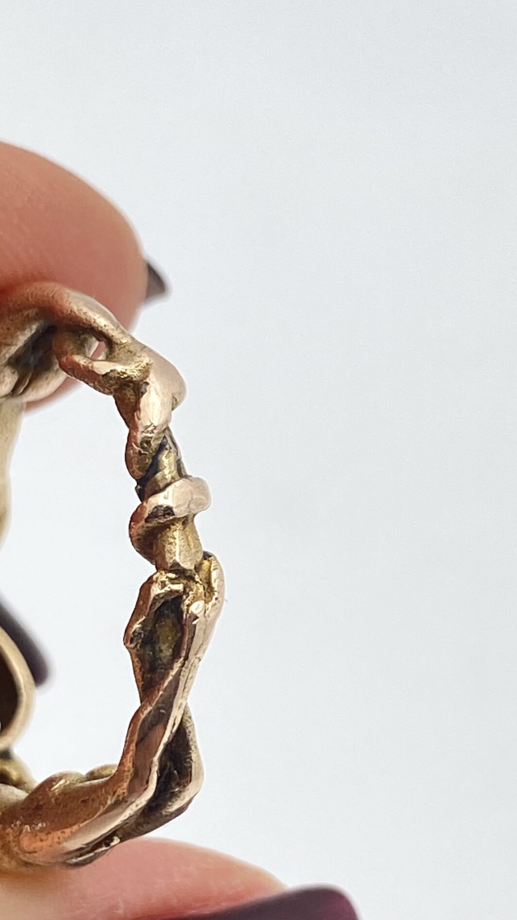 MERAVIGLIOSO ANELLO DI FIDANZAMENTO VITTORIANO, CON TORMALINA DI TRE CARATI, IN ORO 9 CT. U.K. XIX sec. - immagine 11