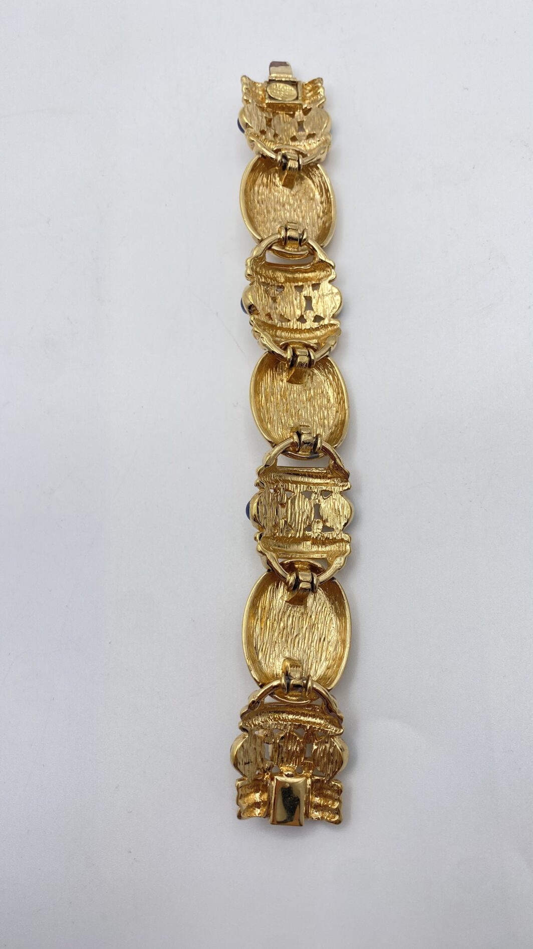 BELLISSIMO BRACCIALE VINTAGE FIRMATO “CASCIO BIJOUX” IN METALLO GOLDTONE, STILE BULGARI-LIKE, CON CRISTALLI DIAMOND-LIKE E PASTE DI VETRO POLICROME. - immagine 8