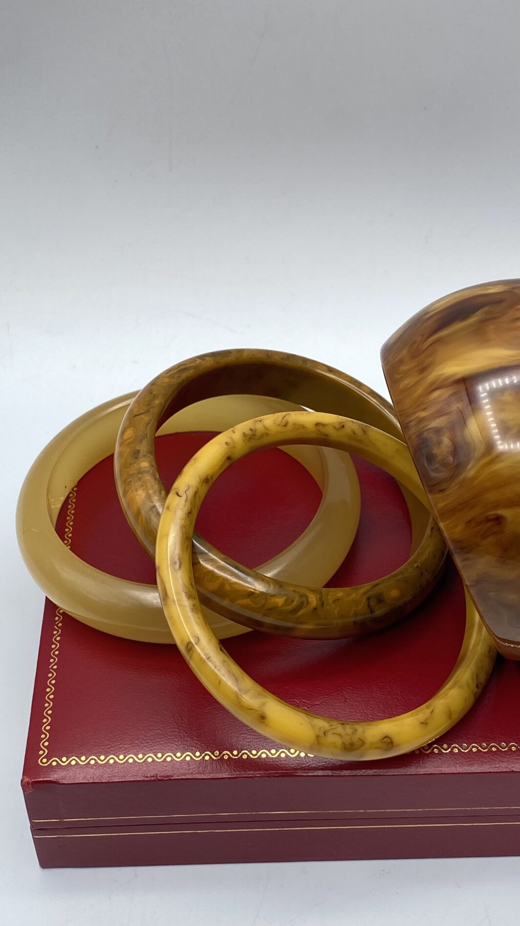 BELLISSIMO BRACCIALE IN BACHELITE MARMORIZZATA COLOR MIELE - immagine 5