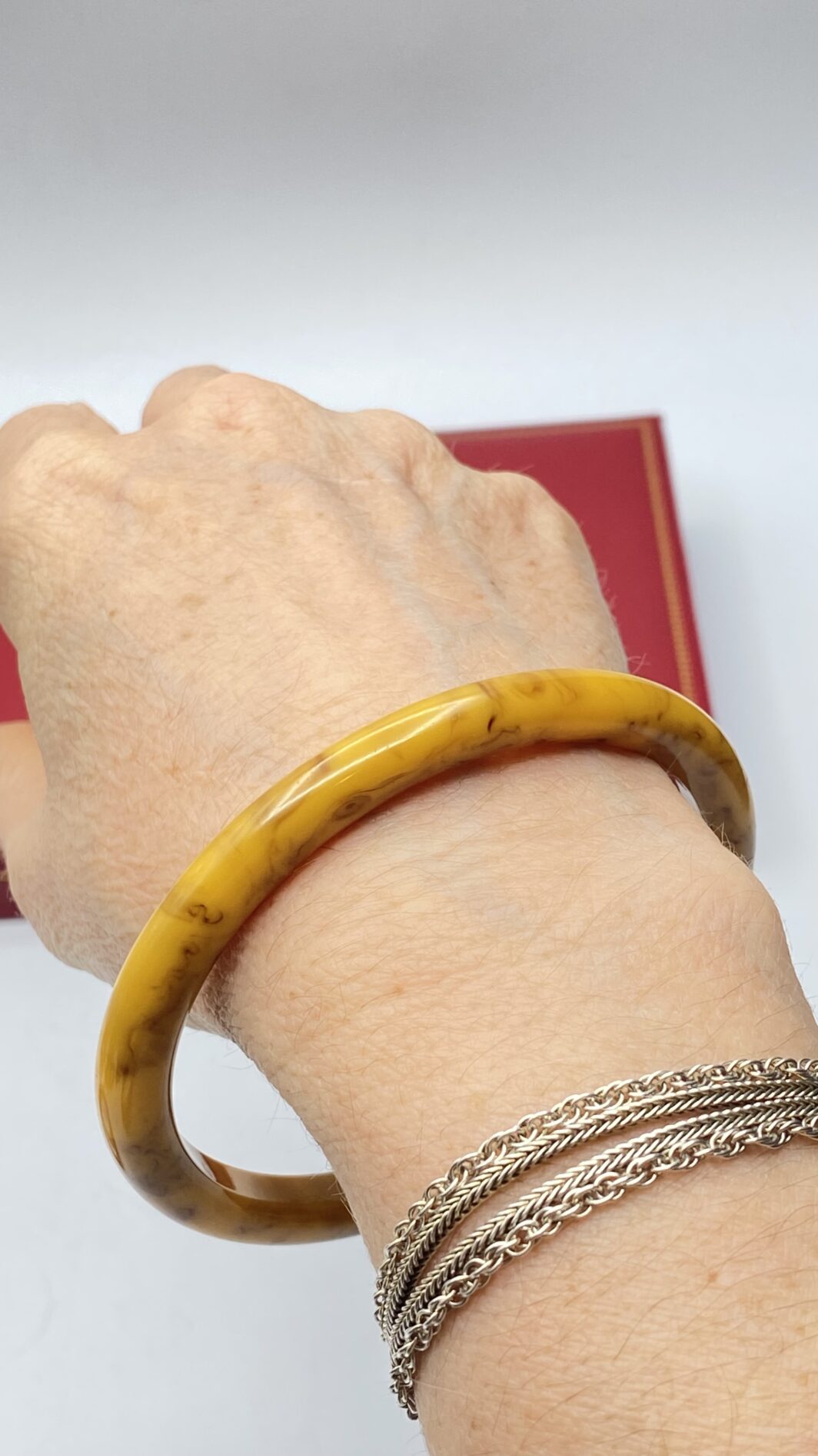 BELLISSIMO BRACCIALE IN BACHELITE MARMORIZZATA COLOR MIELE - immagine 4