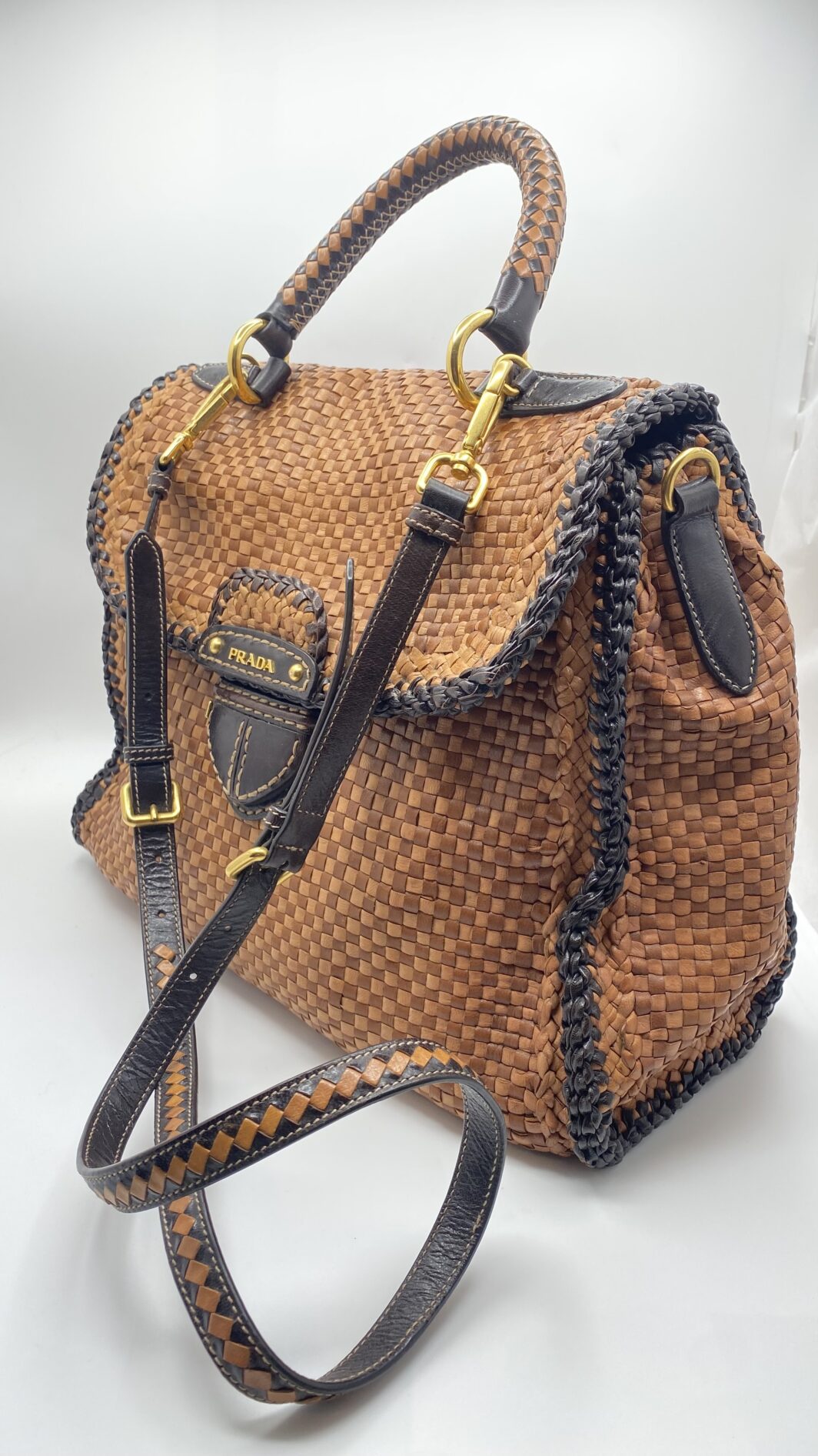 PRADA “MADRAS” VINTAGE – L’ELEGANZA SENZA TEMPO DELL’INTRECCIO ARTIGIANALE - immagine 16