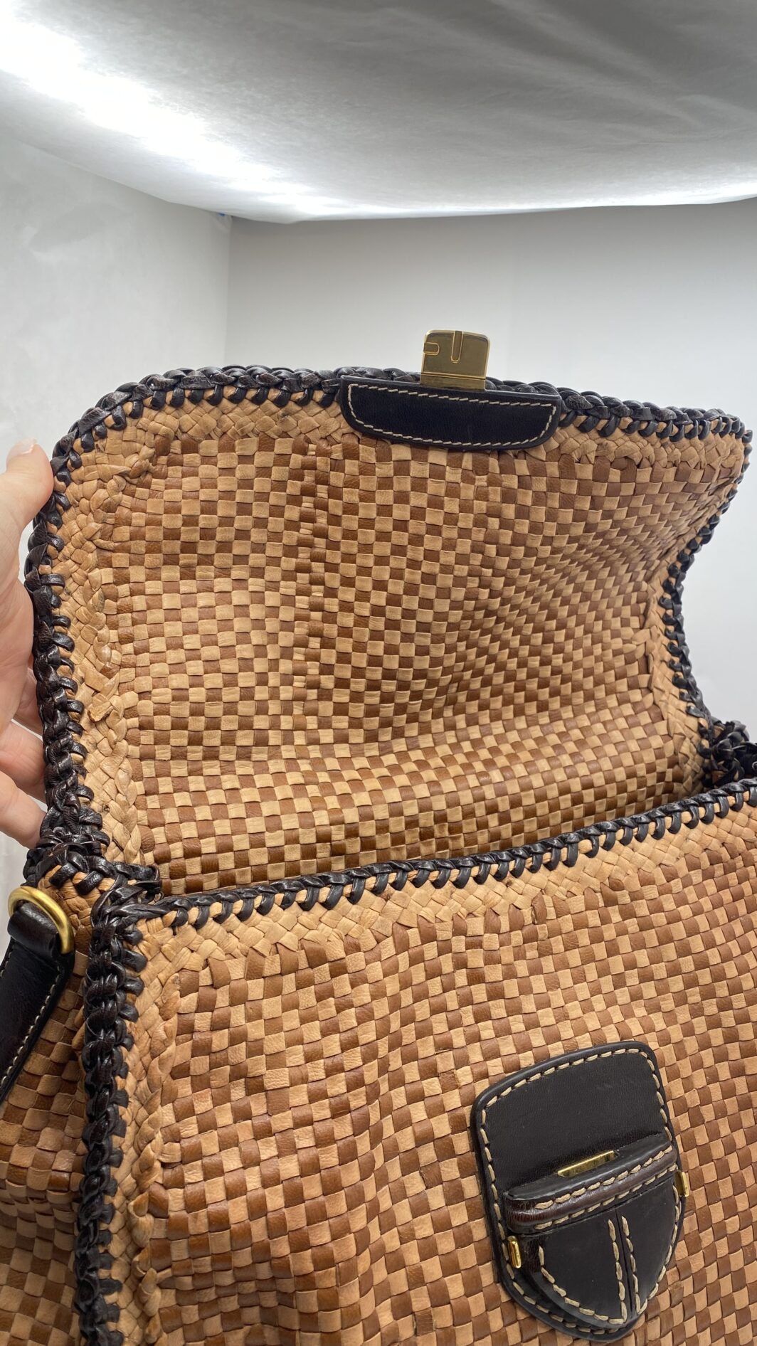 PRADA “MADRAS” VINTAGE – L’ELEGANZA SENZA TEMPO DELL’INTRECCIO ARTIGIANALE - immagine 12