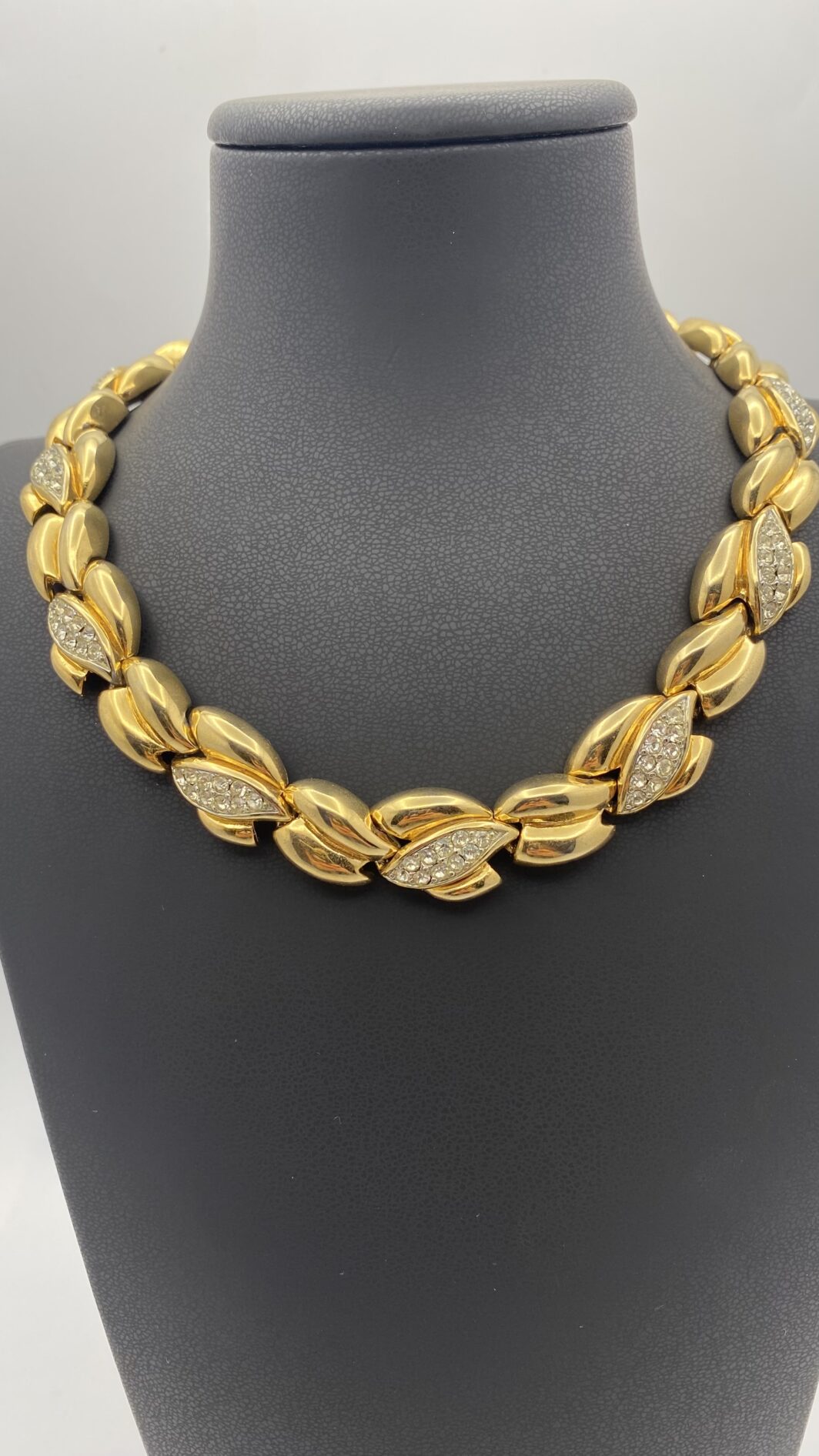 MERAVIGLIOSO COLLIER UNSIGNED, BULGARI LIKE. BIGIOTTERIA AMERICANA VINTAGE ANNI ‘80. - immagine 9
